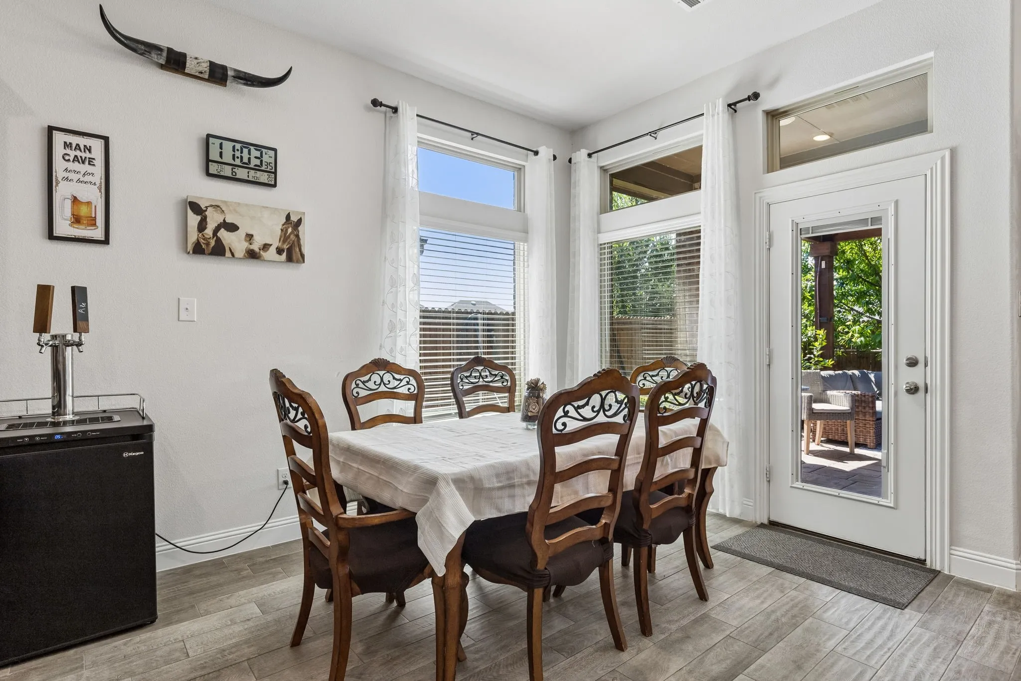 Single Family Residence For Sale in Denton County , 1333 Benavites Drive, Little Elm, Texas 75068, 4 Bedroom, 4 Bathroom, 3 Garage spaces, 2,549 Sqft, built in 2019, mls#21288896, Real Estate Agent in Little Elm, Homes For Sale in Denton county, Homes For Sale in Little Elm, Realtor in Little Elm Texas, Real Estate Brokerage Independent Realty Texas, Luminita Cordes Realtor