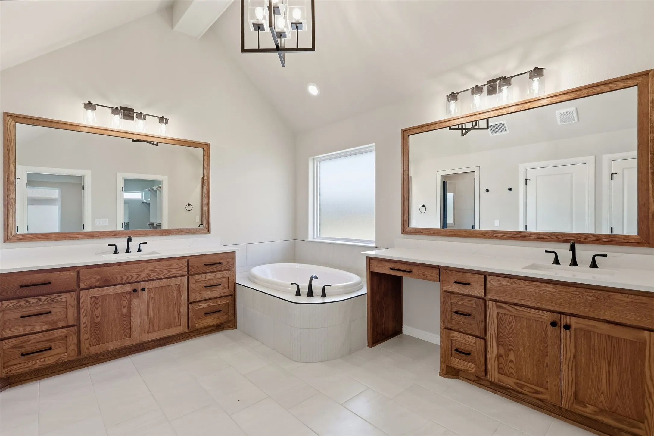Single Family Residence For Sale in Hood County , 2148 Middlewood Circle, Granbury, Texas 76049, 4 Bedroom, 3 Bathroom, 3 Garage spaces, 2,585 Sqft, built in 2026, mls#21289065, Real Estate Agent in Granbury, Homes For Sale in Hood county, Homes For Sale in Granbury, Realtor in Granbury Texas, Real Estate Brokerage Independent Realty Texas, Luminita Cordes Realtor