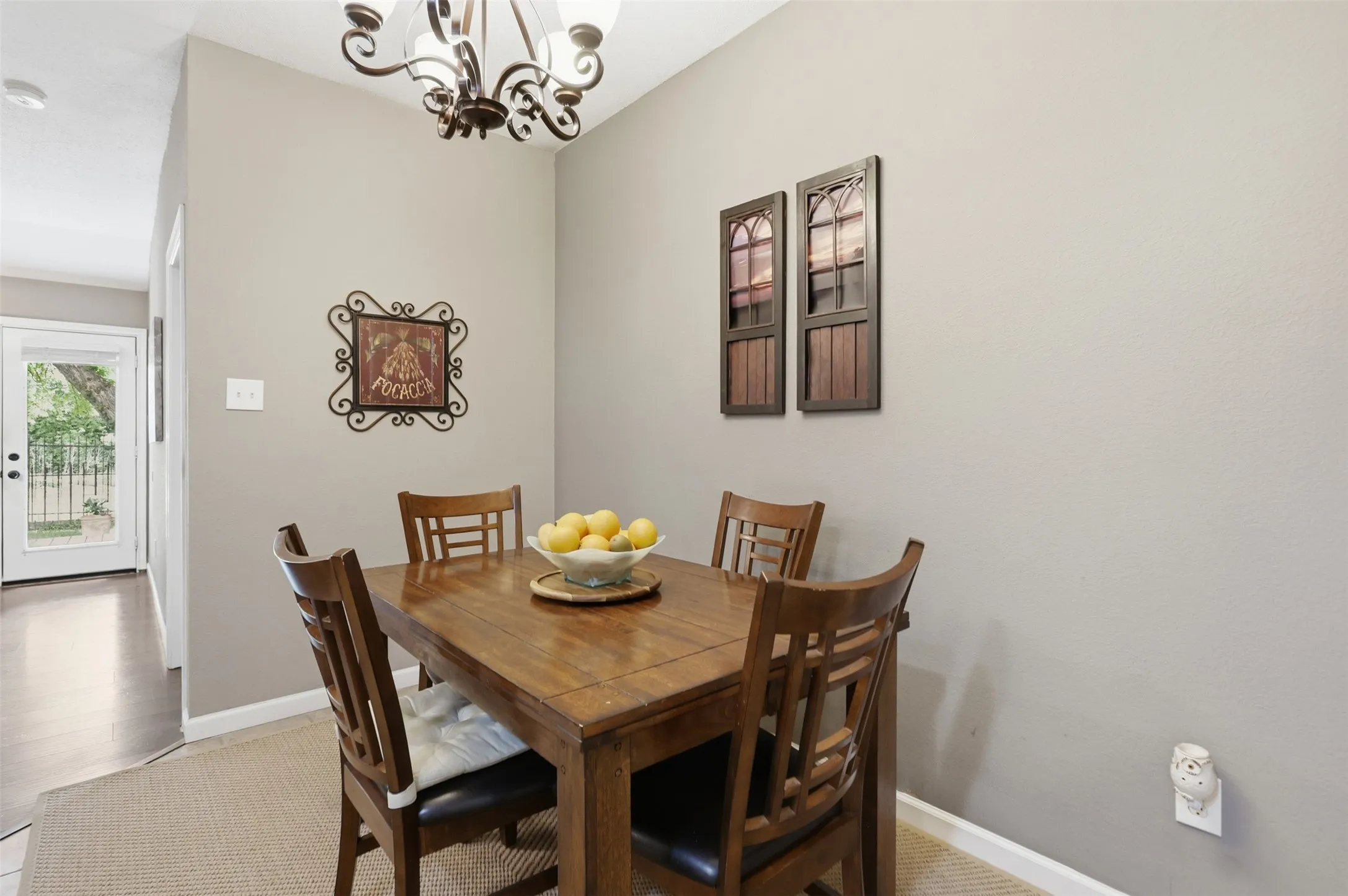 Single Family Residence For Sale in Collin County , 3209 Kingsbury Drive, Mc Kinney, Texas 75069, 3 Bedroom, 2 Bathroom, 2 Garage spaces, 2,169 Sqft, built in 1996, mls#21282376, Real Estate Agent in Mc Kinney, Homes For Sale in Collin county, Homes For Sale in Mc Kinney, Realtor in Mc Kinney Texas, Real Estate Brokerage Independent Realty Texas, Luminita Cordes Realtor