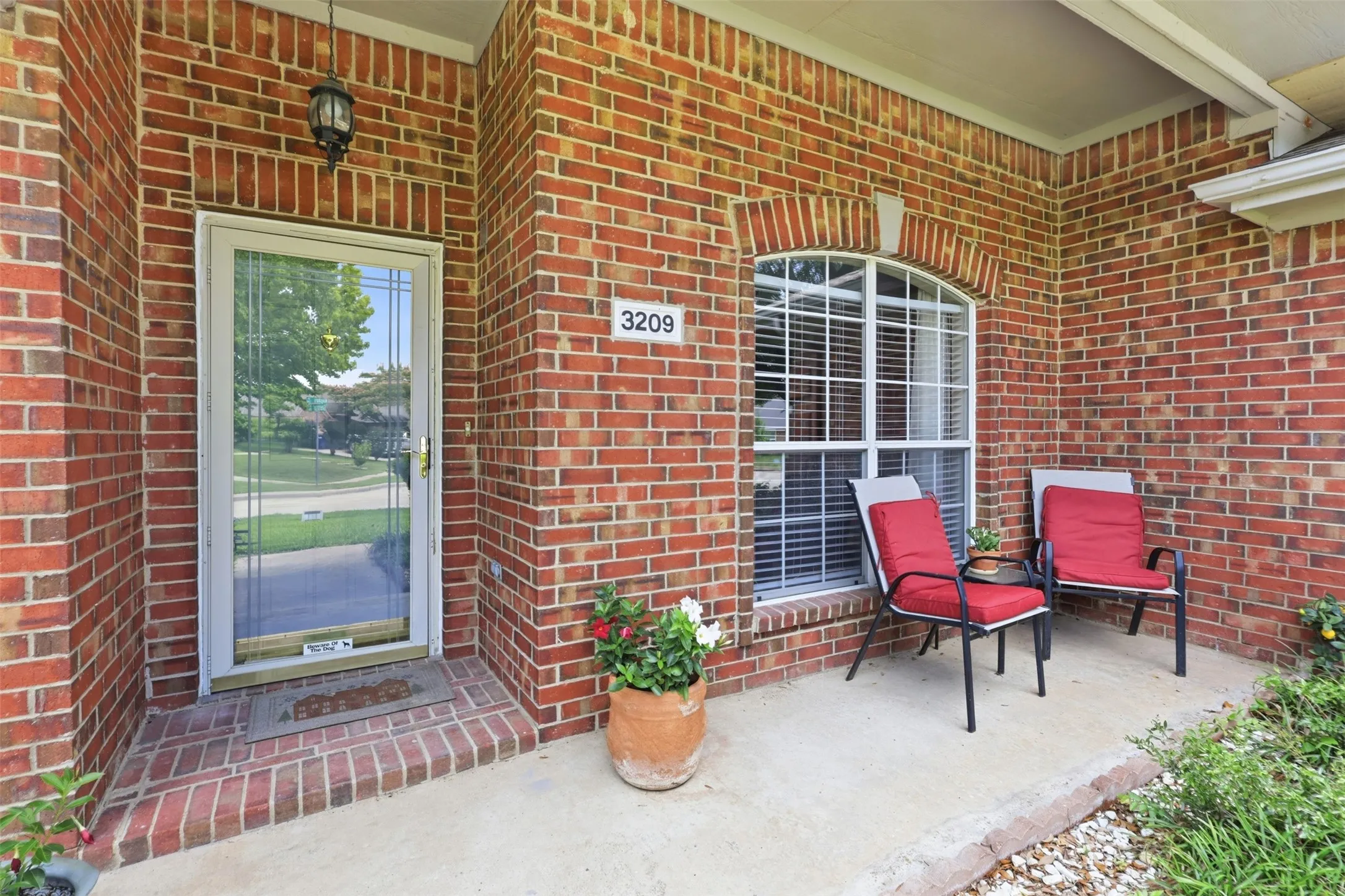 Single Family Residence For Sale in Collin County , 3209 Kingsbury Drive, Mc Kinney, Texas 75069, 3 Bedroom, 2 Bathroom, 2 Garage spaces, 2,169 Sqft, built in 1996, mls#21282376, Real Estate Agent in Mc Kinney, Homes For Sale in Collin county, Homes For Sale in Mc Kinney, Realtor in Mc Kinney Texas, Real Estate Brokerage Independent Realty Texas, Luminita Cordes Realtor