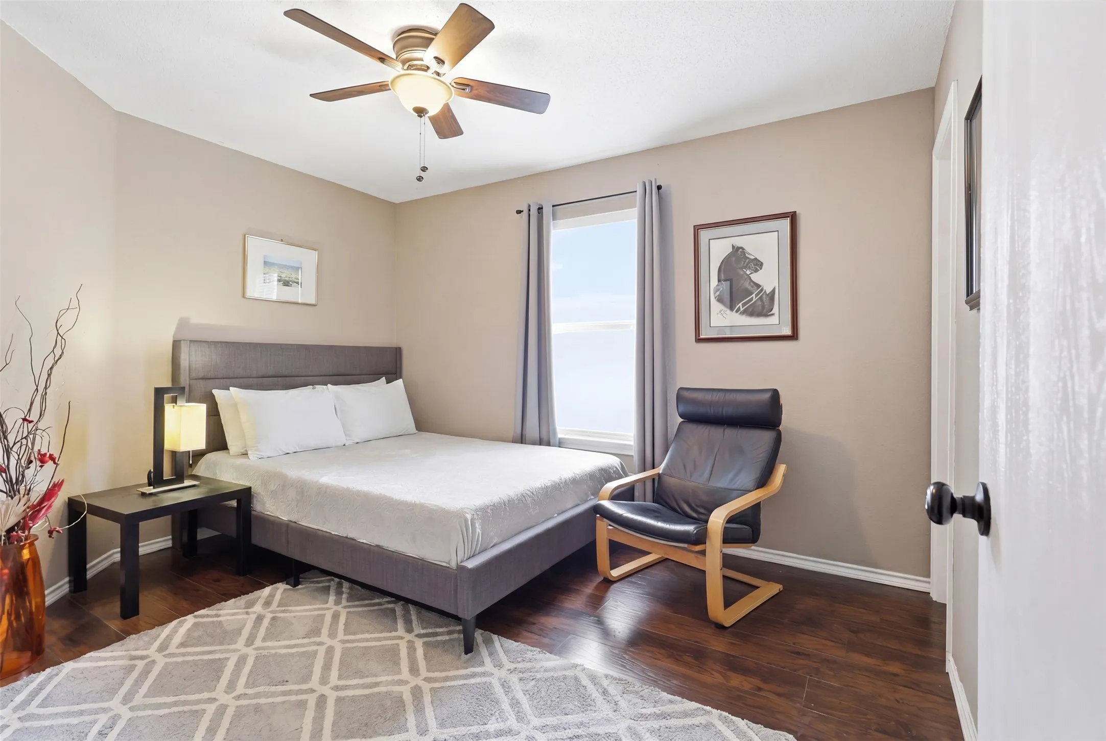 Single Family Residence For Sale in Collin County , 3209 Kingsbury Drive, Mc Kinney, Texas 75069, 3 Bedroom, 2 Bathroom, 2 Garage spaces, 2,169 Sqft, built in 1996, mls#21282376, Real Estate Agent in Mc Kinney, Homes For Sale in Collin county, Homes For Sale in Mc Kinney, Realtor in Mc Kinney Texas, Real Estate Brokerage Independent Realty Texas, Luminita Cordes Realtor