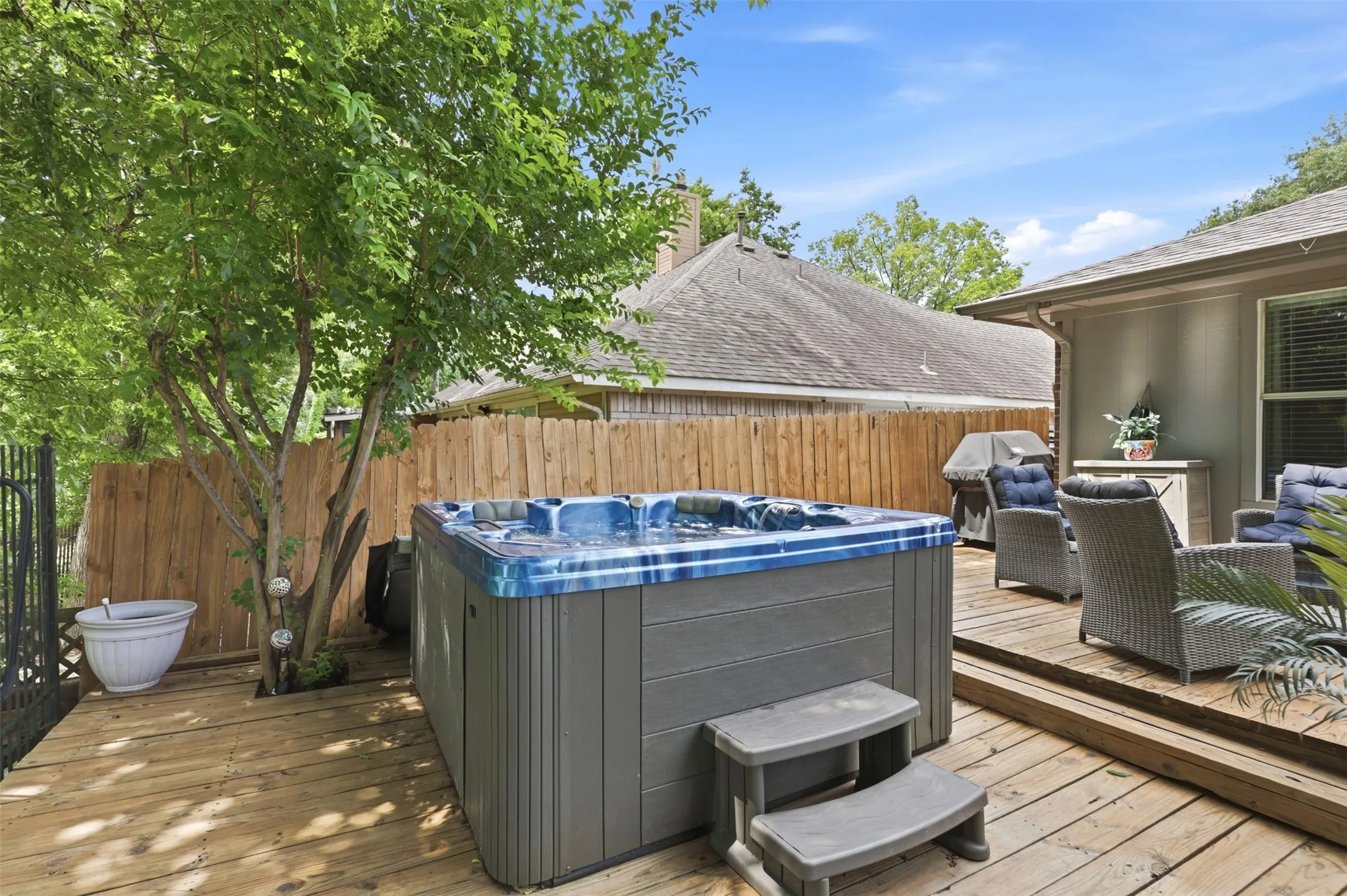 Single Family Residence For Sale in Collin County , 3209 Kingsbury Drive, Mc Kinney, Texas 75069, 3 Bedroom, 2 Bathroom, 2 Garage spaces, 2,169 Sqft, built in 1996, mls#21282376, Real Estate Agent in Mc Kinney, Homes For Sale in Collin county, Homes For Sale in Mc Kinney, Realtor in Mc Kinney Texas, Real Estate Brokerage Independent Realty Texas, Luminita Cordes Realtor