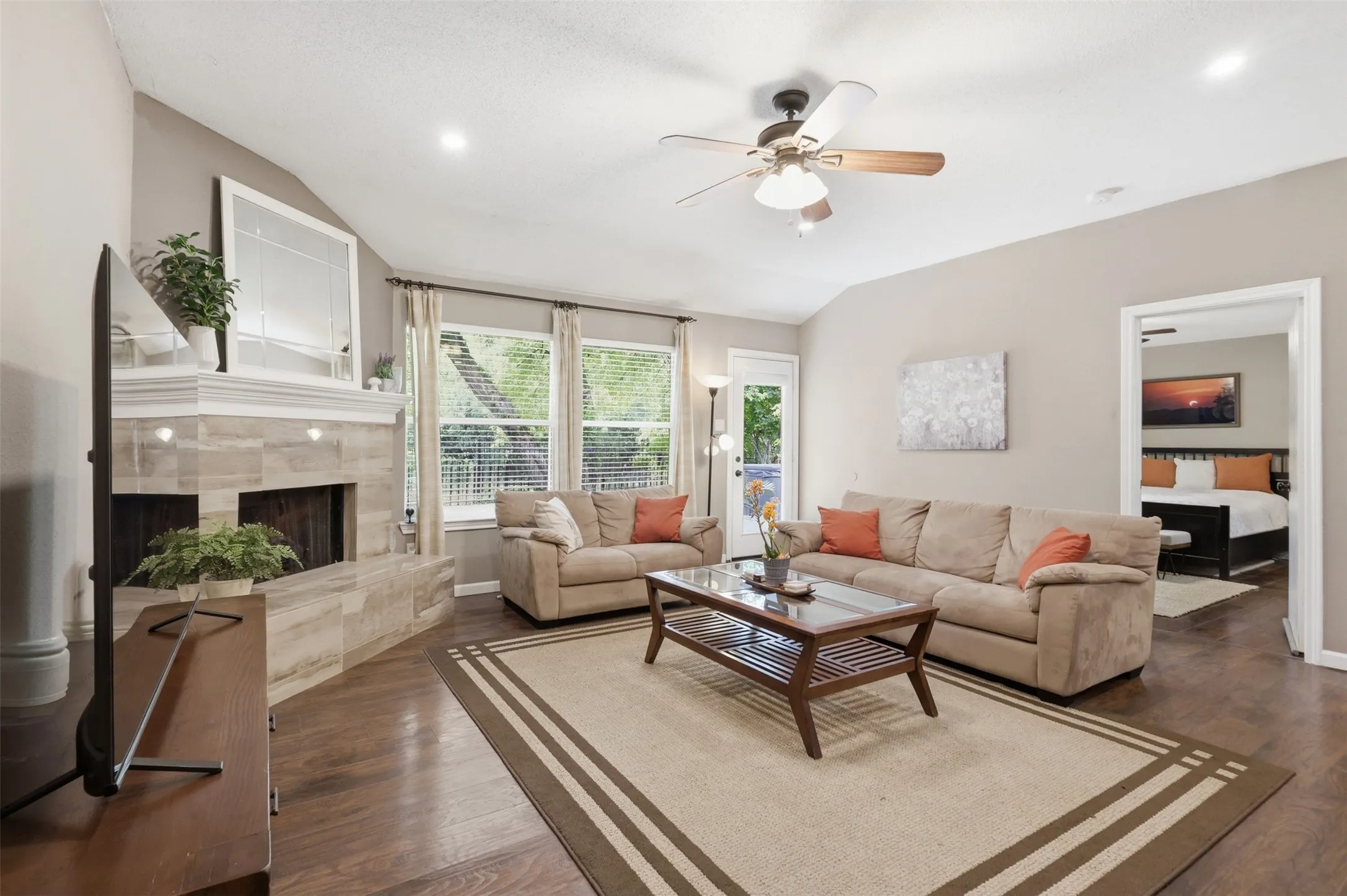 Single Family Residence For Sale in Collin County , 3209 Kingsbury Drive, Mc Kinney, Texas 75069, 3 Bedroom, 2 Bathroom, 2 Garage spaces, 2,169 Sqft, built in 1996, mls#21282376, Real Estate Agent in Mc Kinney, Homes For Sale in Collin county, Homes For Sale in Mc Kinney, Realtor in Mc Kinney Texas, Real Estate Brokerage Independent Realty Texas, Luminita Cordes Realtor
