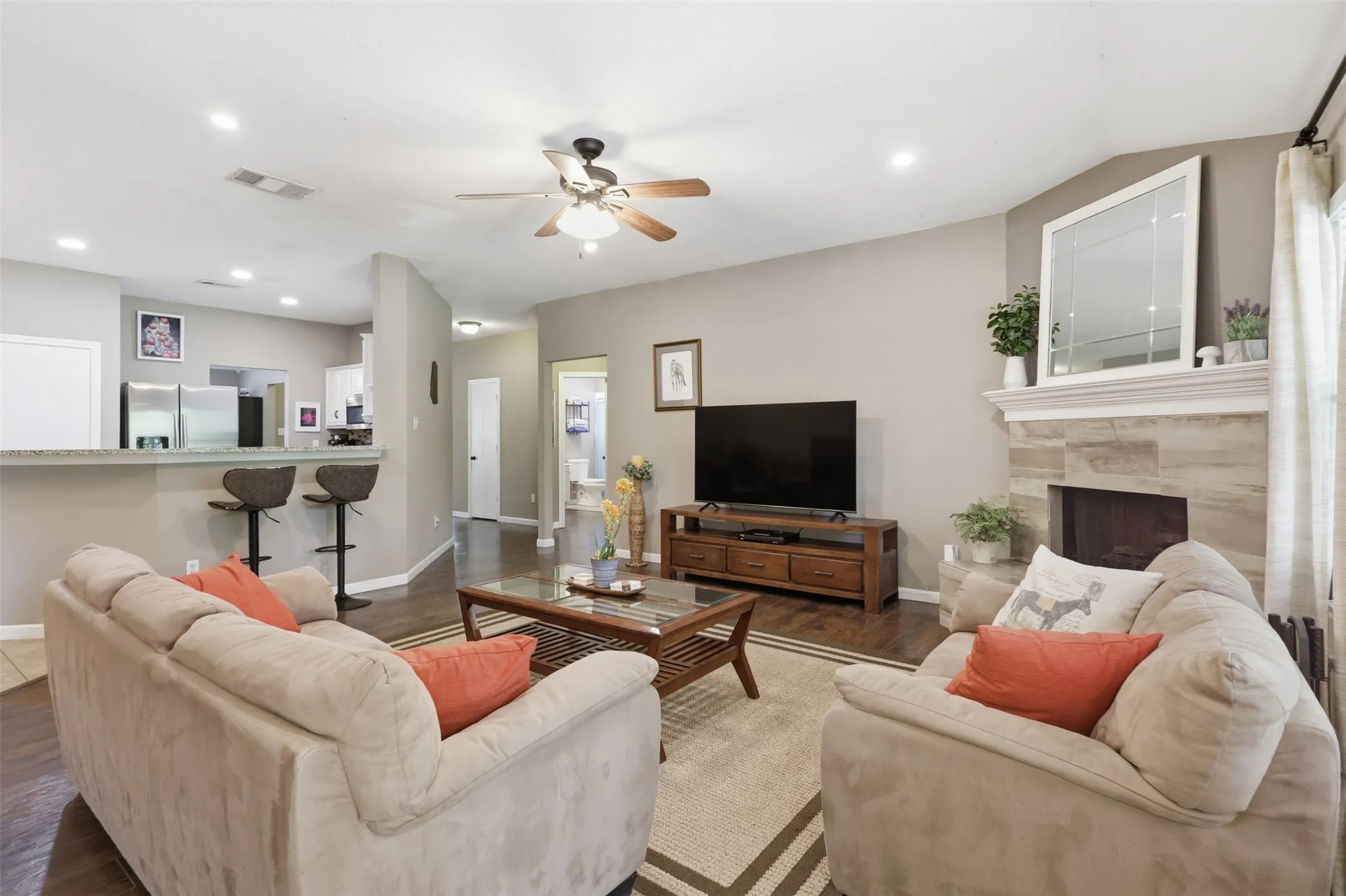 Single Family Residence For Sale in Collin County , 3209 Kingsbury Drive, Mc Kinney, Texas 75069, 3 Bedroom, 2 Bathroom, 2 Garage spaces, 2,169 Sqft, built in 1996, mls#21282376, Real Estate Agent in Mc Kinney, Homes For Sale in Collin county, Homes For Sale in Mc Kinney, Realtor in Mc Kinney Texas, Real Estate Brokerage Independent Realty Texas, Luminita Cordes Realtor