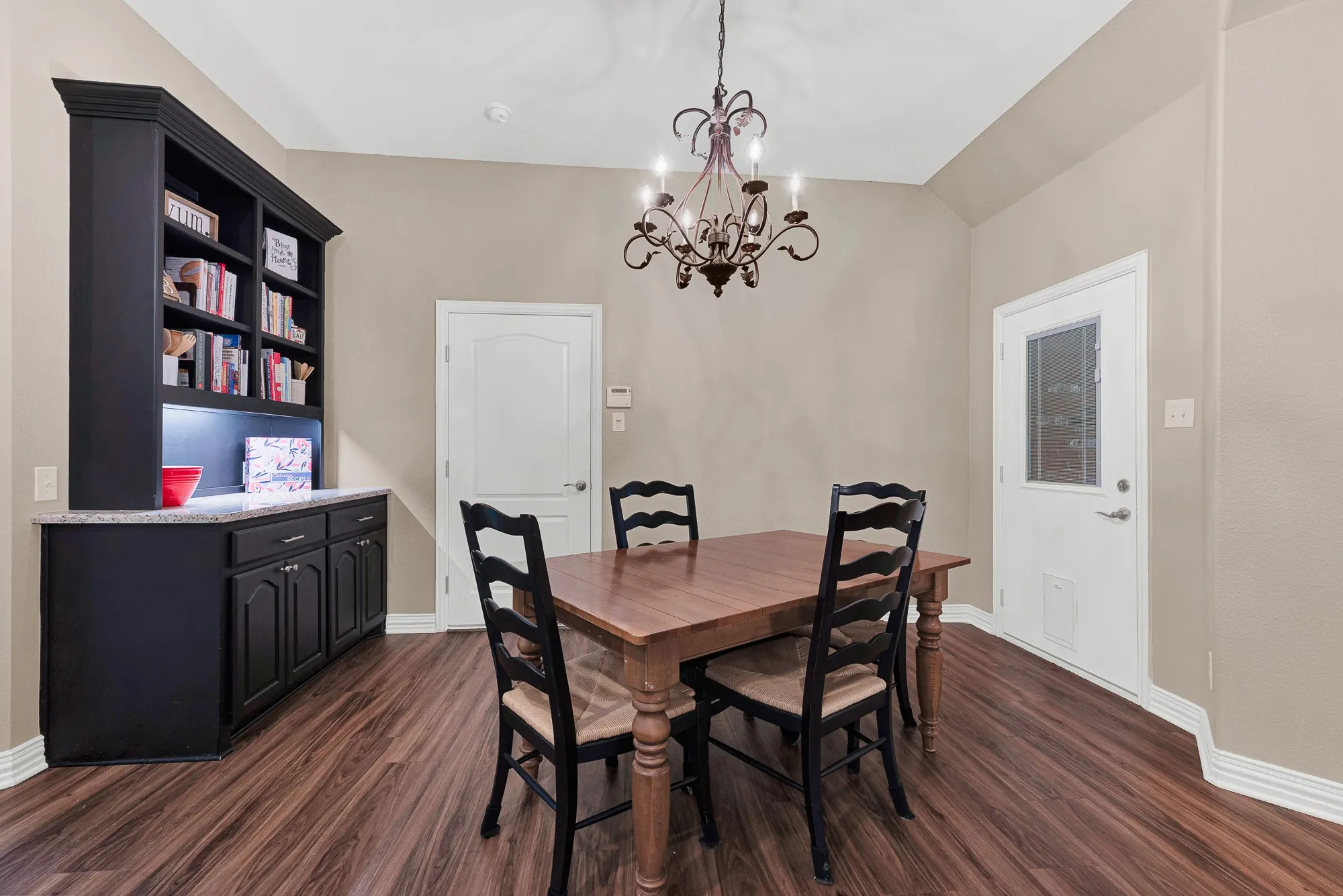 breakfast area with custom built-ins