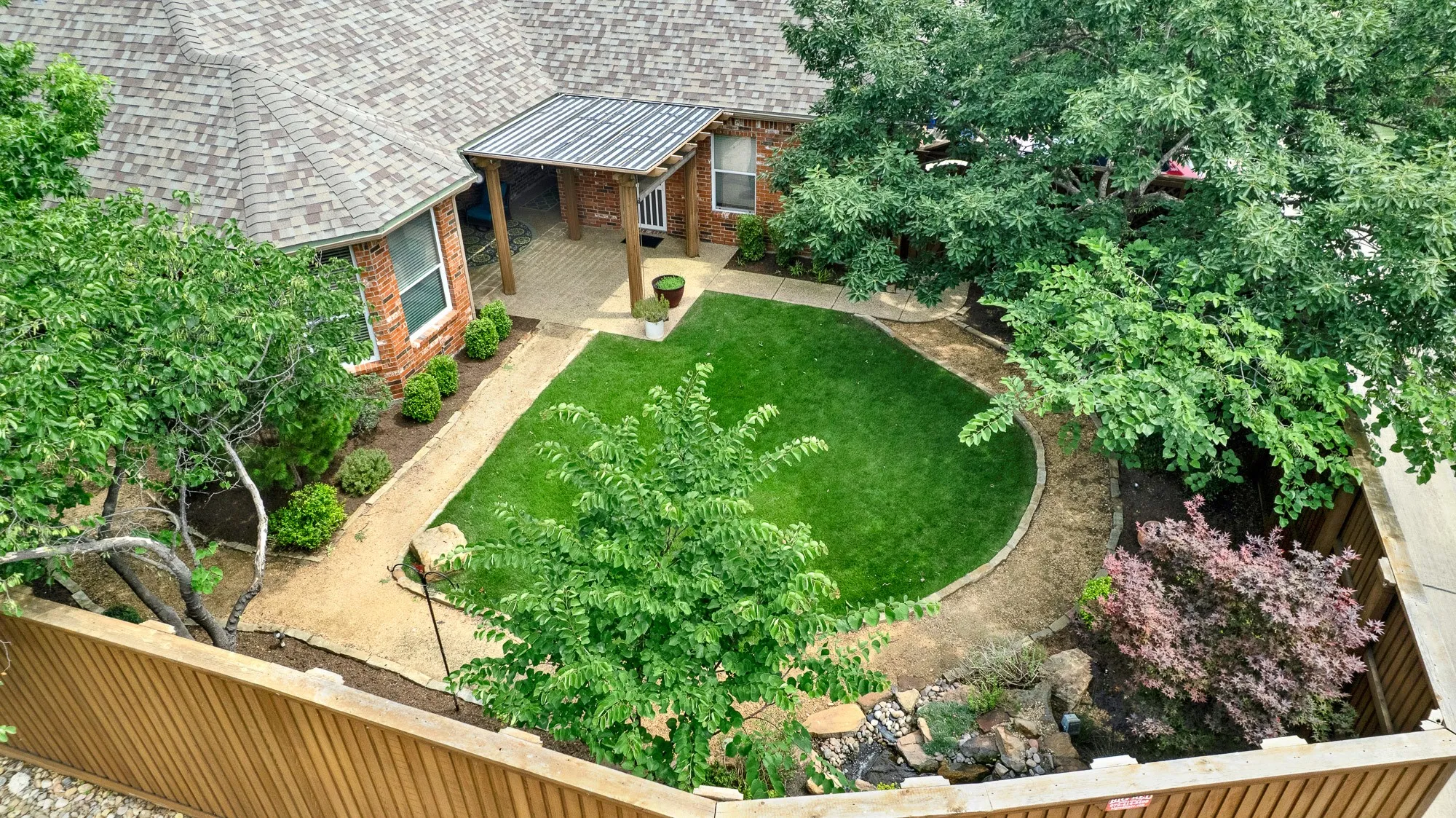 Single Family Residence For Sale in Denton County , 7994 Dawson Court, Frisco, Texas 75036, 4 Bedroom, 3 Bathroom, 3 Garage spaces, 2,694 Sqft, built in 2005, mls#21286558, Real Estate Agent in Frisco, Homes For Sale in Denton county, Homes For Sale in Frisco, Realtor in Frisco Texas, Real Estate Brokerage Independent Realty Texas, Luminita Cordes Realtor