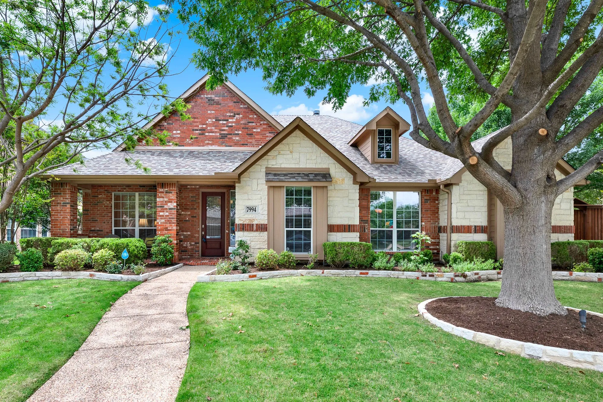 Single Family Residence For Sale in Denton County , 7994 Dawson Court, Frisco, Texas 75036, 4 Bedroom, 3 Bathroom, 3 Garage spaces, 2,694 Sqft, built in 2005, mls#21286558, Real Estate Agent in Frisco, Homes For Sale in Denton county, Homes For Sale in Frisco, Realtor in Frisco Texas, Real Estate Brokerage Independent Realty Texas, Luminita Cordes Realtor