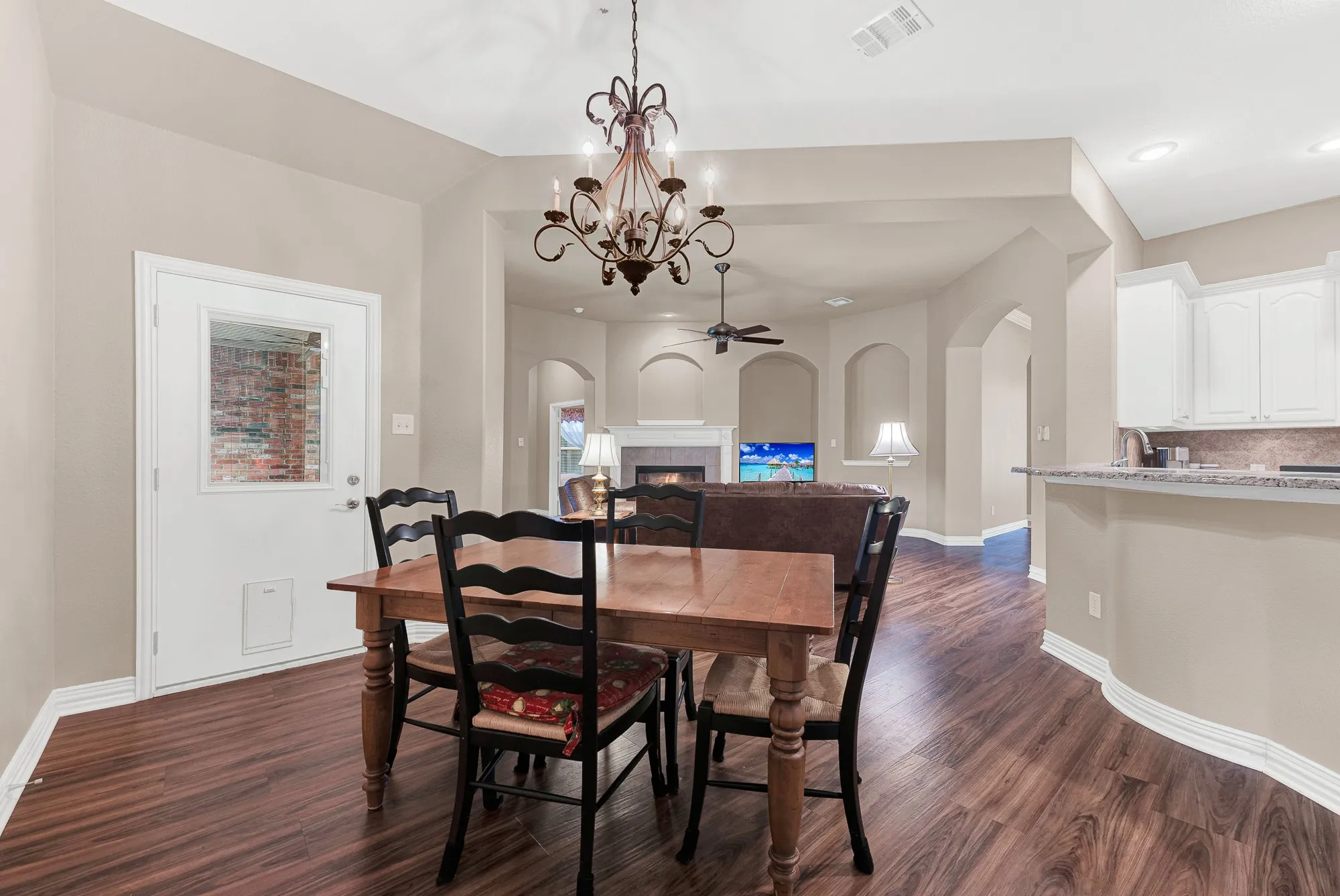 Single Family Residence For Sale in Denton County , 7994 Dawson Court, Frisco, Texas 75036, 4 Bedroom, 3 Bathroom, 3 Garage spaces, 2,694 Sqft, built in 2005, mls#21286558, Real Estate Agent in Frisco, Homes For Sale in Denton county, Homes For Sale in Frisco, Realtor in Frisco Texas, Real Estate Brokerage Independent Realty Texas, Luminita Cordes Realtor