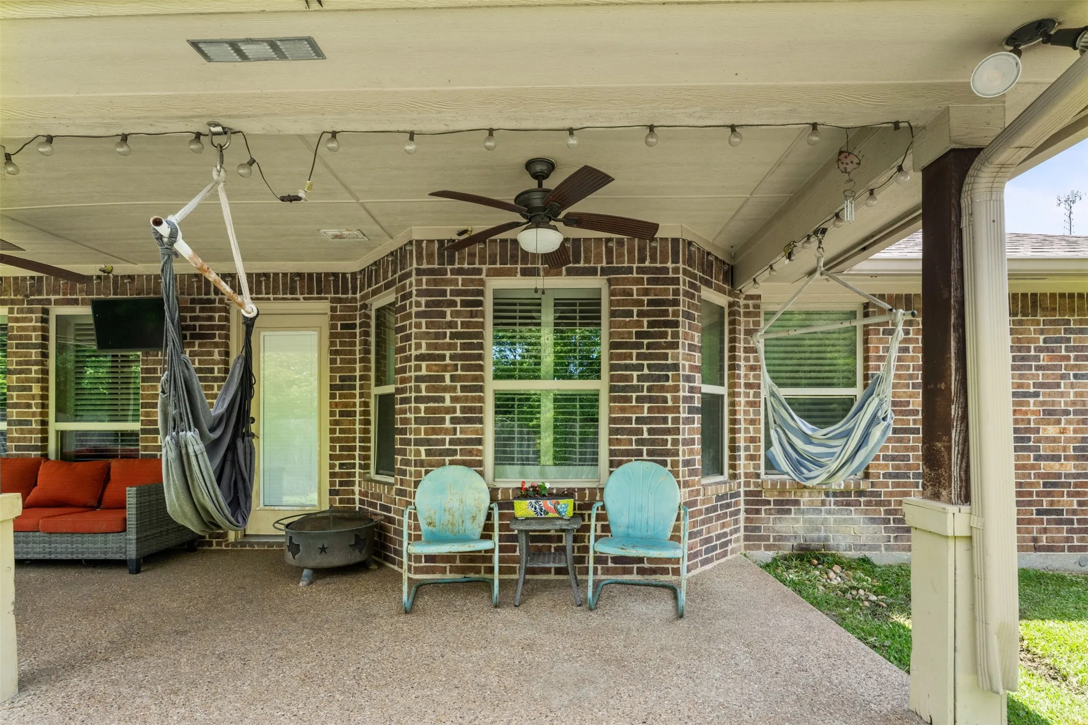 Single Family Residence For Sale in Navarro County , 916 Winged Foot, Corsicana, Texas 75110, 3 Bedroom, 3 Bathroom, 2 Garage spaces, 2,116 Sqft, built in 2014, mls#21290492, Real Estate Agent in Corsicana, Homes For Sale in Navarro county, Homes For Sale in Corsicana, Realtor in Corsicana Texas, Real Estate Brokerage Independent Realty Texas, Luminita Cordes Realtor