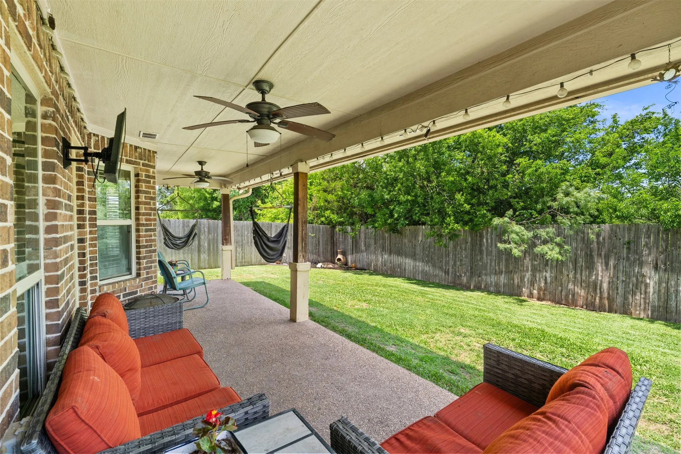 Single Family Residence For Sale in Navarro County , 916 Winged Foot, Corsicana, Texas 75110, 3 Bedroom, 3 Bathroom, 2 Garage spaces, 2,116 Sqft, built in 2014, mls#21290492, Real Estate Agent in Corsicana, Homes For Sale in Navarro county, Homes For Sale in Corsicana, Realtor in Corsicana Texas, Real Estate Brokerage Independent Realty Texas, Luminita Cordes Realtor
