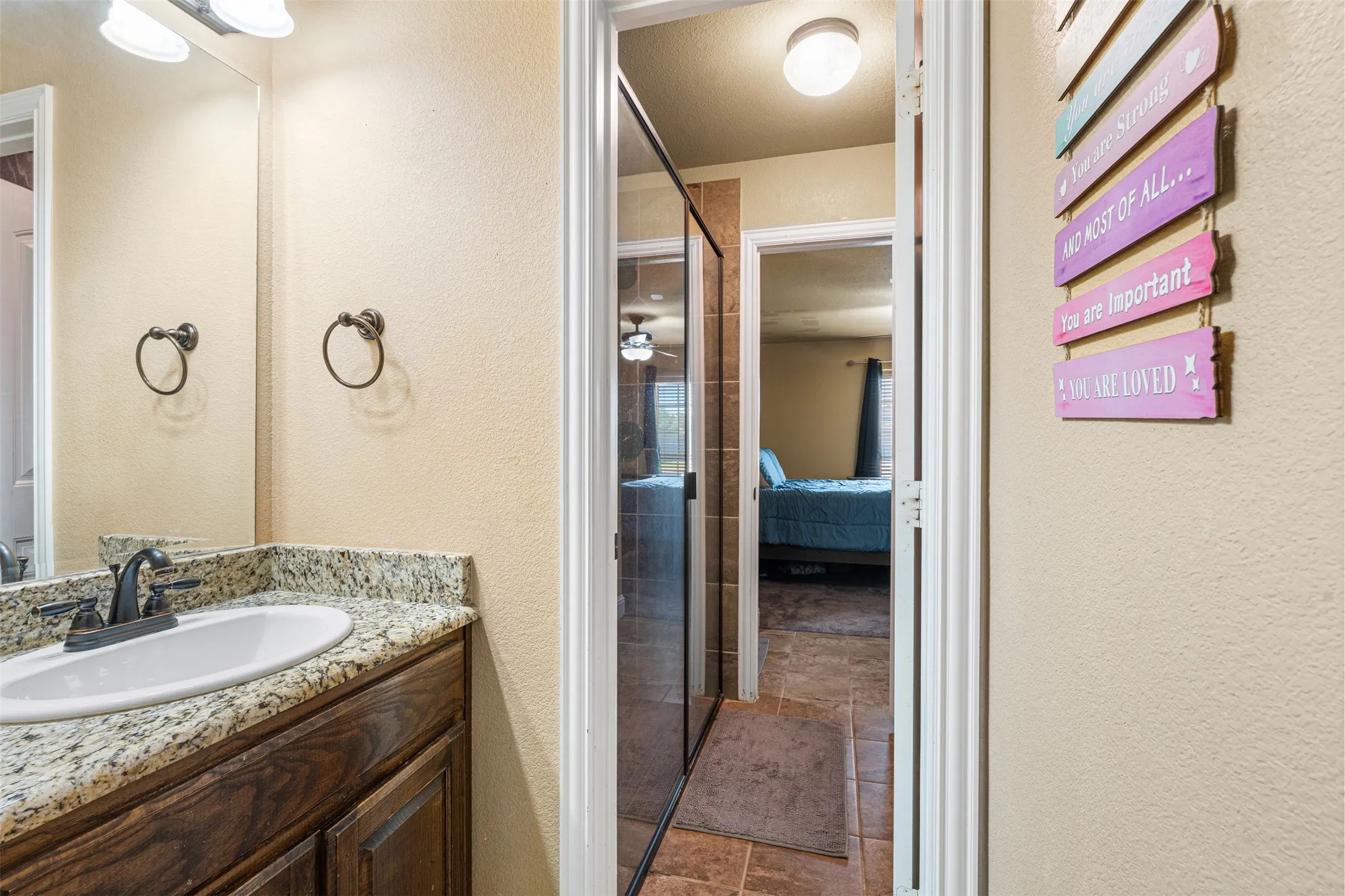 Single Family Residence For Sale in Navarro County , 916 Winged Foot, Corsicana, Texas 75110, 3 Bedroom, 3 Bathroom, 2 Garage spaces, 2,116 Sqft, built in 2014, mls#21290492, Real Estate Agent in Corsicana, Homes For Sale in Navarro county, Homes For Sale in Corsicana, Realtor in Corsicana Texas, Real Estate Brokerage Independent Realty Texas, Luminita Cordes Realtor
