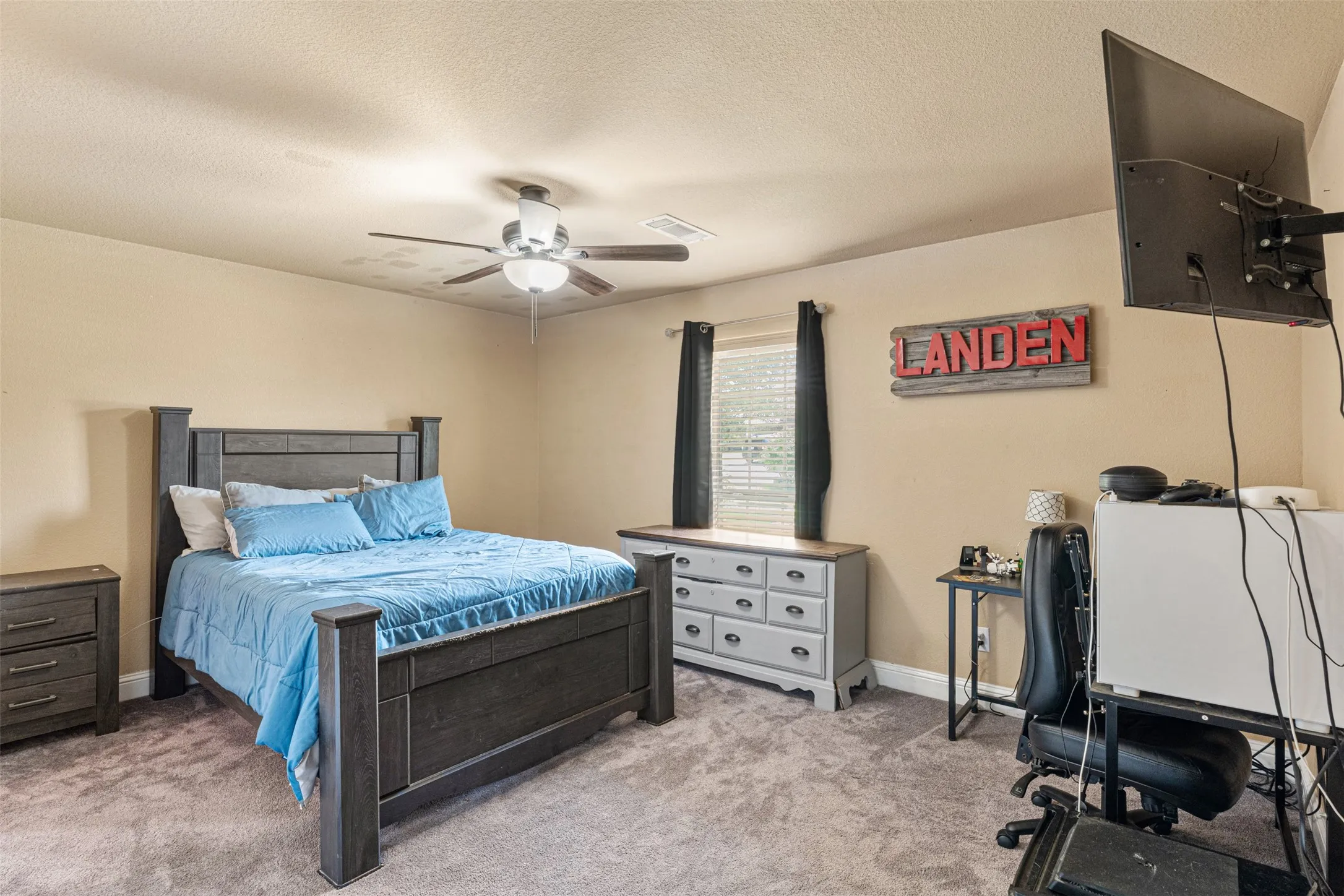 Single Family Residence For Sale in Navarro County , 916 Winged Foot, Corsicana, Texas 75110, 3 Bedroom, 3 Bathroom, 2 Garage spaces, 2,116 Sqft, built in 2014, mls#21290492, Real Estate Agent in Corsicana, Homes For Sale in Navarro county, Homes For Sale in Corsicana, Realtor in Corsicana Texas, Real Estate Brokerage Independent Realty Texas, Luminita Cordes Realtor