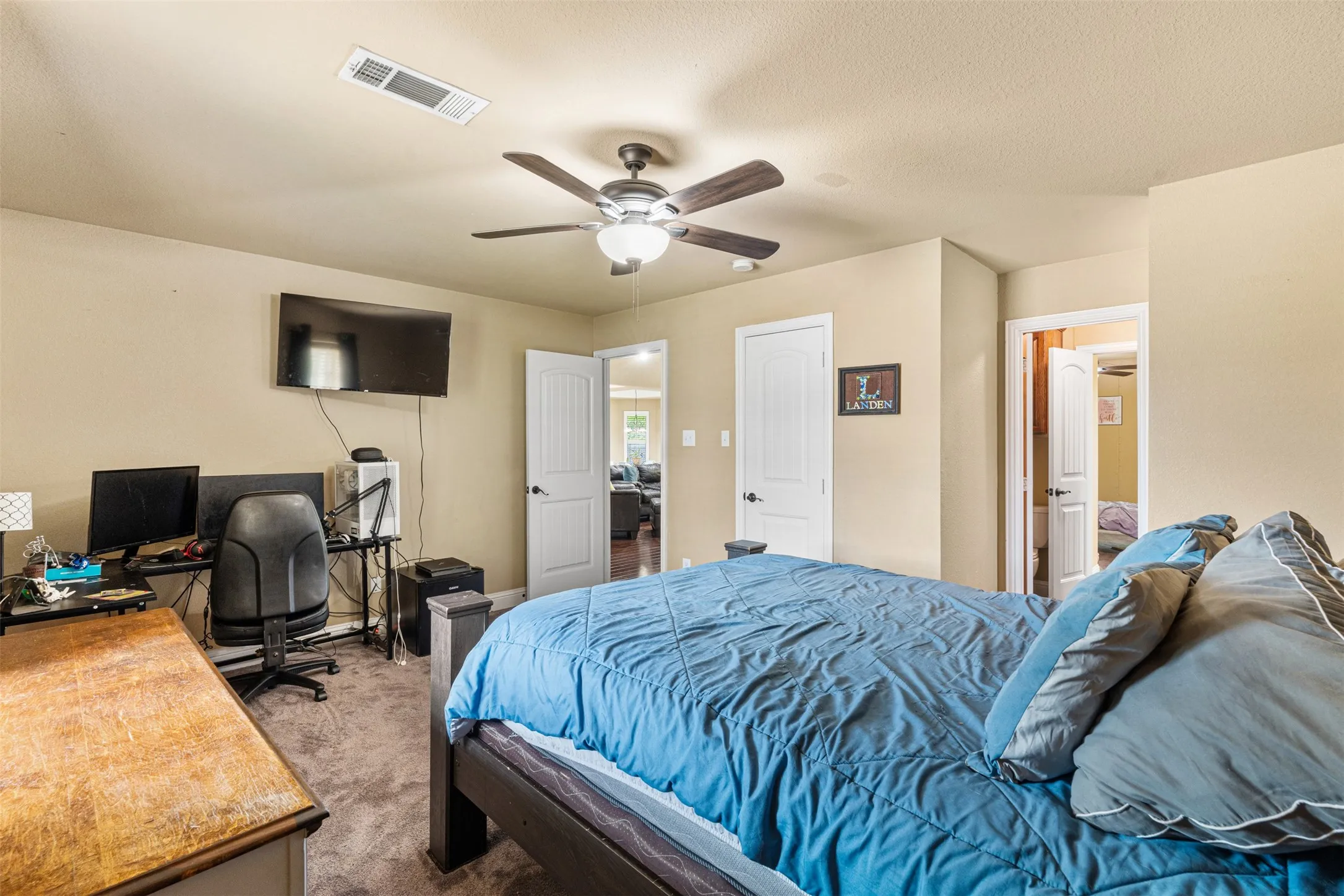 Single Family Residence For Sale in Navarro County , 916 Winged Foot, Corsicana, Texas 75110, 3 Bedroom, 3 Bathroom, 2 Garage spaces, 2,116 Sqft, built in 2014, mls#21290492, Real Estate Agent in Corsicana, Homes For Sale in Navarro county, Homes For Sale in Corsicana, Realtor in Corsicana Texas, Real Estate Brokerage Independent Realty Texas, Luminita Cordes Realtor
