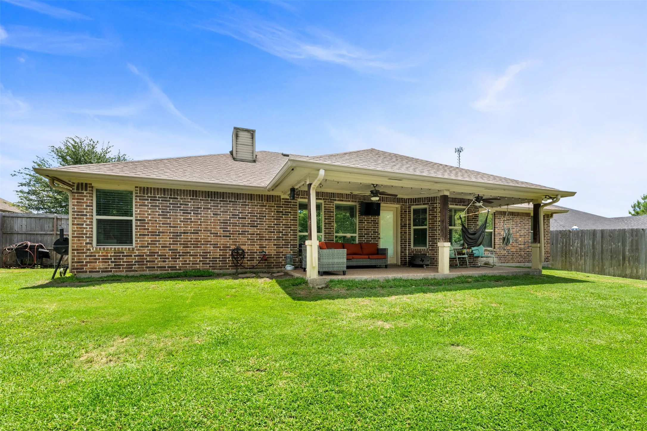 Single Family Residence For Sale in Navarro County , 916 Winged Foot, Corsicana, Texas 75110, 3 Bedroom, 3 Bathroom, 2 Garage spaces, 2,116 Sqft, built in 2014, mls#21290492, Real Estate Agent in Corsicana, Homes For Sale in Navarro county, Homes For Sale in Corsicana, Realtor in Corsicana Texas, Real Estate Brokerage Independent Realty Texas, Luminita Cordes Realtor