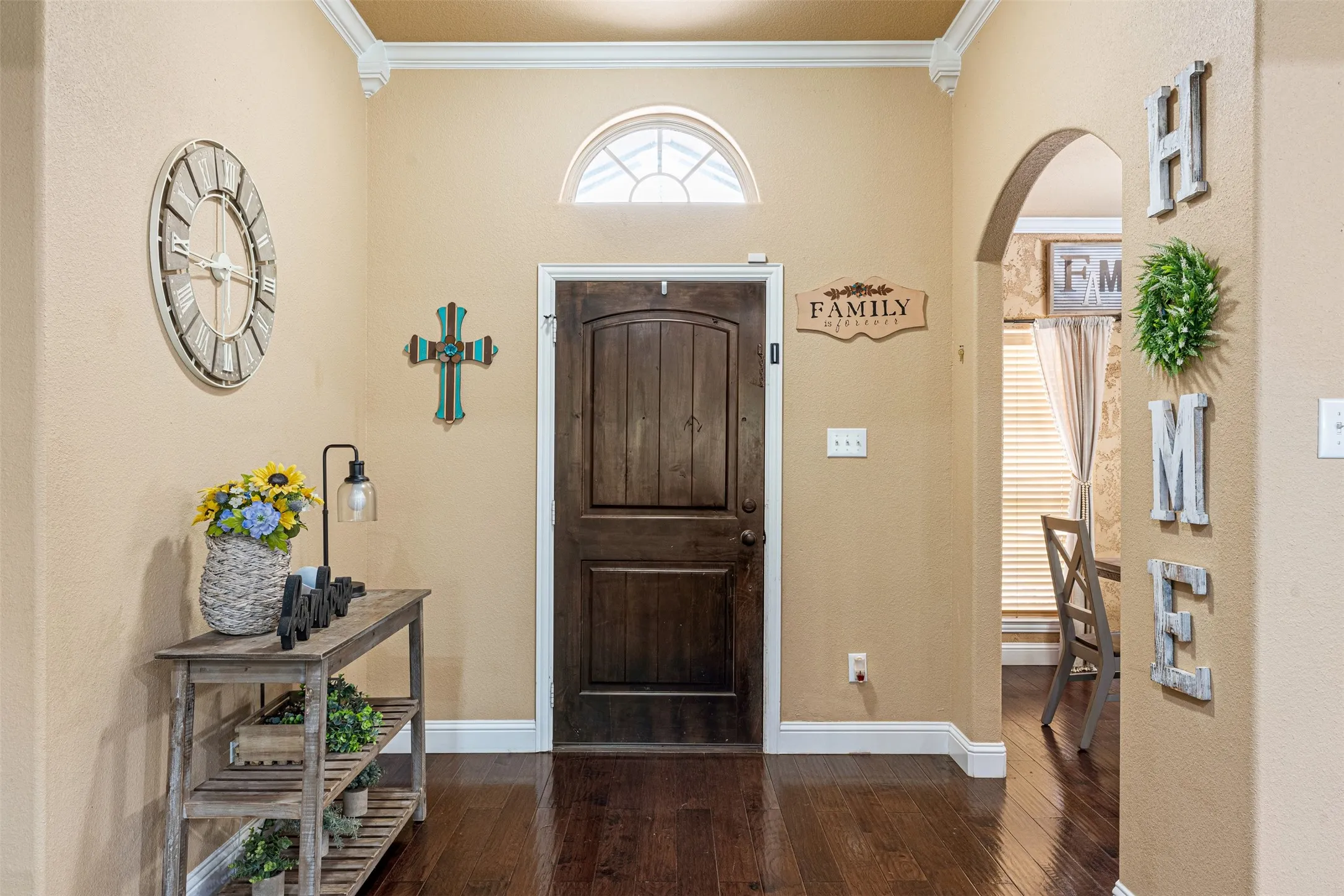 Single Family Residence For Sale in Navarro County , 916 Winged Foot, Corsicana, Texas 75110, 3 Bedroom, 3 Bathroom, 2 Garage spaces, 2,116 Sqft, built in 2014, mls#21290492, Real Estate Agent in Corsicana, Homes For Sale in Navarro county, Homes For Sale in Corsicana, Realtor in Corsicana Texas, Real Estate Brokerage Independent Realty Texas, Luminita Cordes Realtor