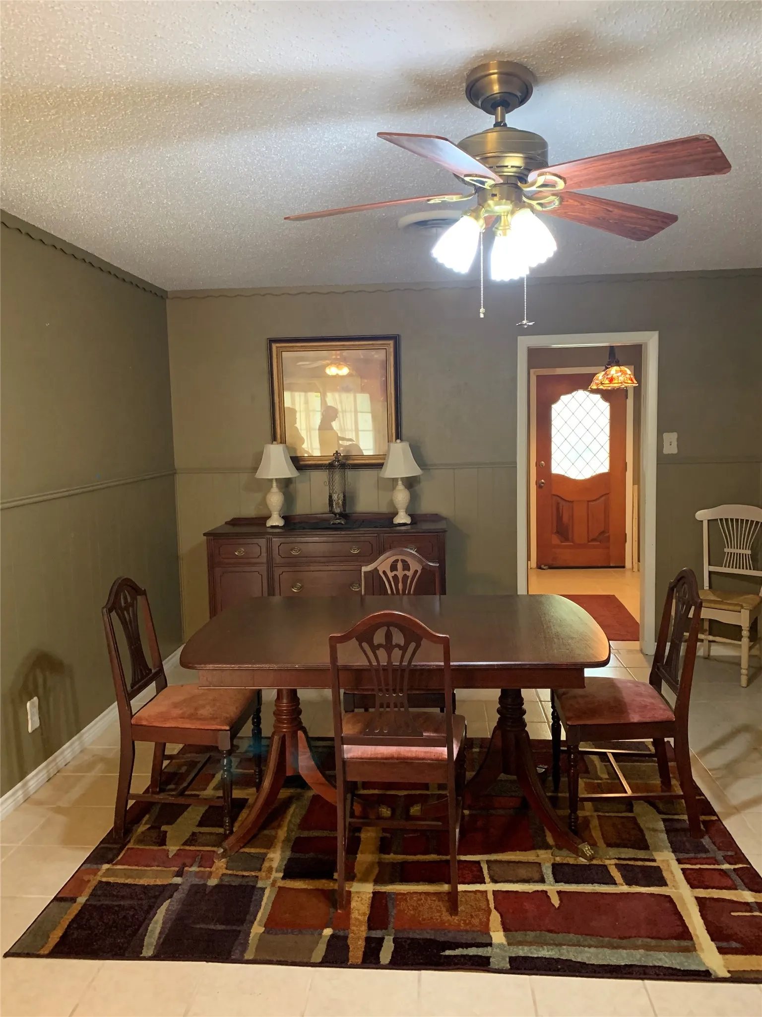 Single Family Residence For Sale in Wise County , 1808 Edgewood Drive, Bridgeport, Texas 76426, 4 Bedroom, 2 Bathroom, Garage spaces, 1,926 Sqft, built in 1968, mls#21284140, Real Estate Agent in Bridgeport, Homes For Sale in Wise county, Homes For Sale in Bridgeport, Realtor in Bridgeport Texas, Real Estate Brokerage Independent Realty Texas, Luminita Cordes Realtor
