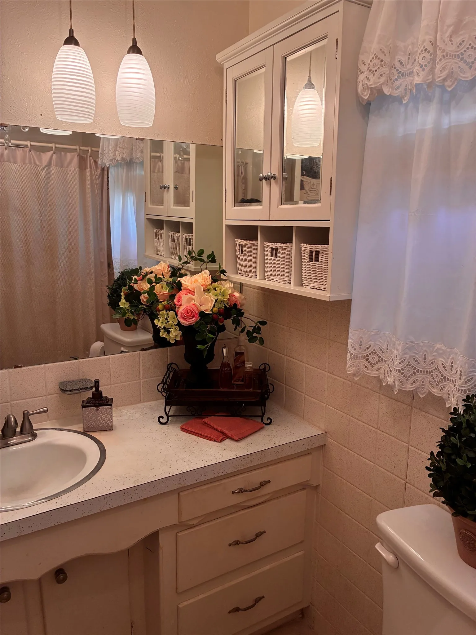 Single Family Residence For Sale in Wise County , 1808 Edgewood Drive, Bridgeport, Texas 76426, 4 Bedroom, 2 Bathroom, Garage spaces, 1,926 Sqft, built in 1968, mls#21284140, Real Estate Agent in Bridgeport, Homes For Sale in Wise county, Homes For Sale in Bridgeport, Realtor in Bridgeport Texas, Real Estate Brokerage Independent Realty Texas, Luminita Cordes Realtor