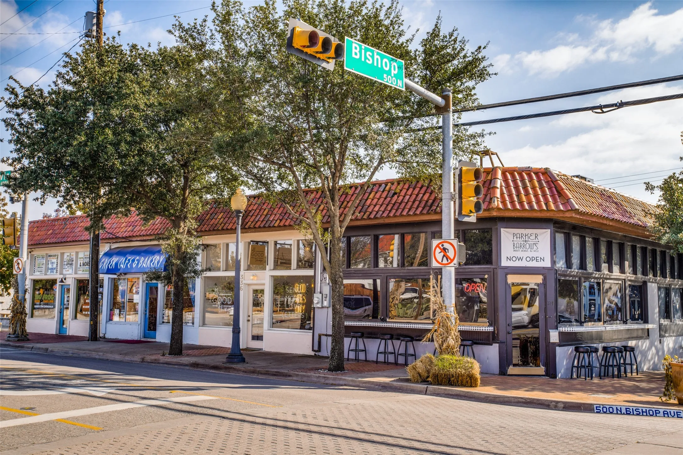 Single Family Residence For Rent in Dallas County , 734 N Montclair Avenue, Dallas, Texas 75208, 3 Bedrooms, 3 Bathrooms, 2 Garage spaces, 1,564 Sqft, built in 1922, Price $4,750, mls#21290587, Real Estate Agent in Dallas, Homes For Rent in Dallas county, Homes For Rent in Dallas, Realtor in Dallas Texas, Real Estate Brokerage Independent Realty Texas, Luminita Cordes Realtor