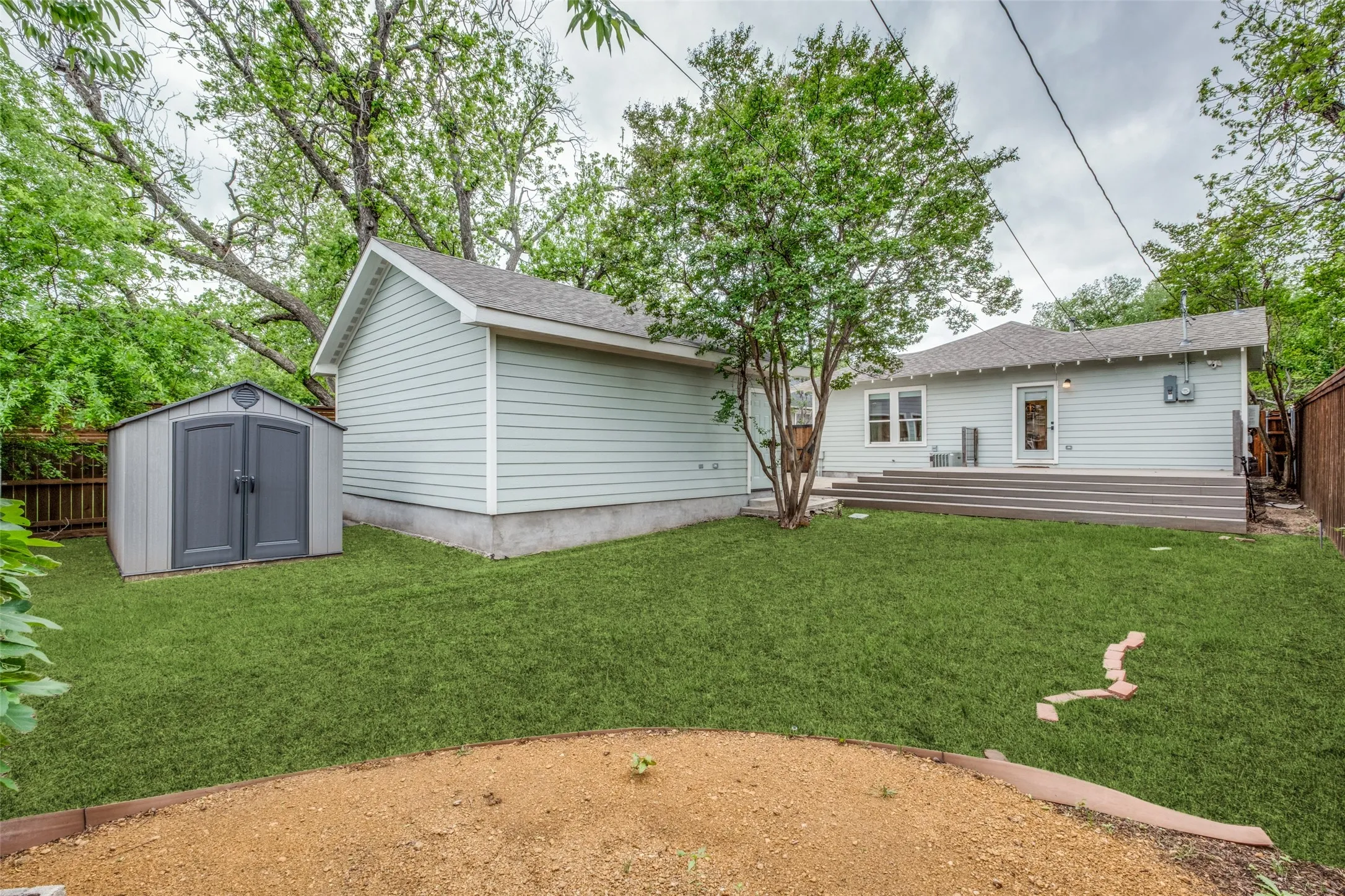 Single Family Residence For Rent in Dallas County , 734 N Montclair Avenue, Dallas, Texas 75208, 3 Bedrooms, 3 Bathrooms, 2 Garage spaces, 1,564 Sqft, built in 1922, Price $4,750, mls#21290587, Real Estate Agent in Dallas, Homes For Rent in Dallas county, Homes For Rent in Dallas, Realtor in Dallas Texas, Real Estate Brokerage Independent Realty Texas, Luminita Cordes Realtor