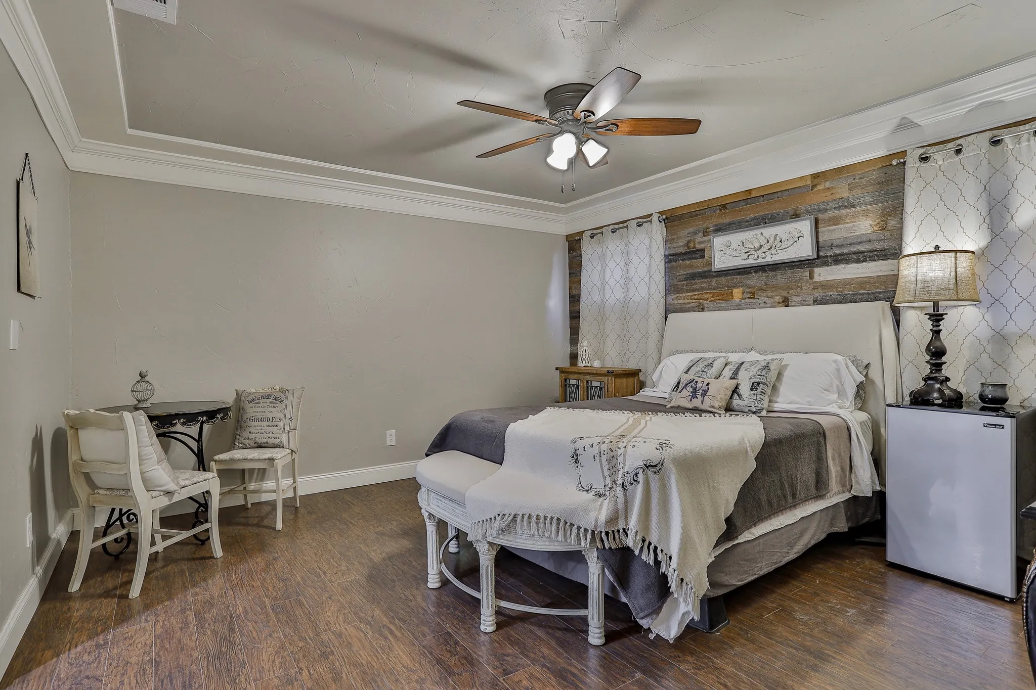 Single Family Residence For Sale in Tarrant County , 7217 Green Meadow Drive, North Richland Hills, Texas 76180, 3 Bedroom, 2 Bathroom, 2 Garage spaces, 1,888 Sqft, built in 1964, mls#21290551, Real Estate Agent in North Richland Hills, Homes For Sale in Tarrant county, Homes For Sale in North Richland Hills, Realtor in North Richland Hills Texas, Real Estate Brokerage Independent Realty Texas, Luminita Cordes Realtor