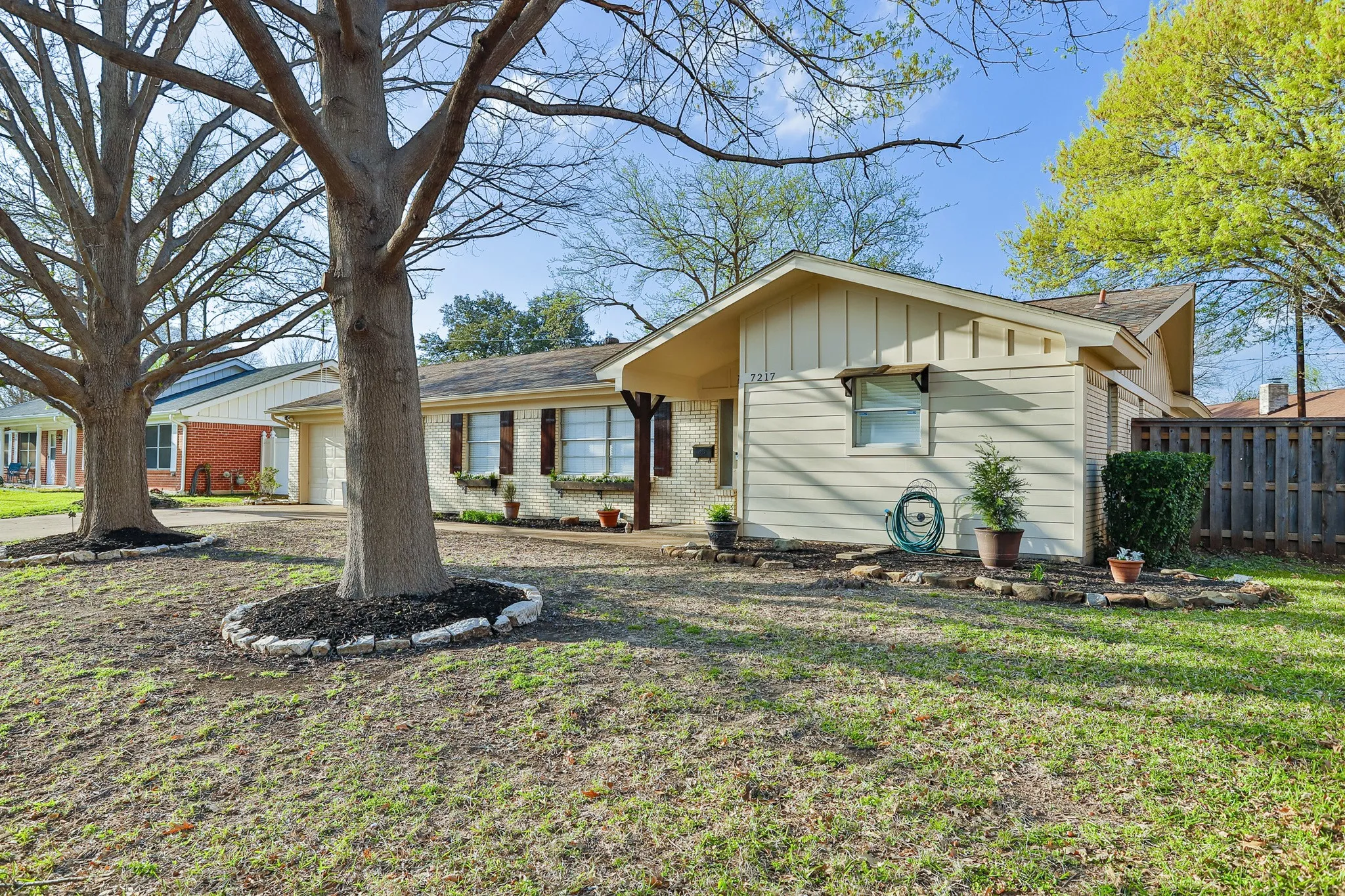 Single Family Residence For Sale in Tarrant County , 7217 Green Meadow Drive, North Richland Hills, Texas 76180, 3 Bedroom, 2 Bathroom, 2 Garage spaces, 1,888 Sqft, built in 1964, mls#21290551, Real Estate Agent in North Richland Hills, Homes For Sale in Tarrant county, Homes For Sale in North Richland Hills, Realtor in North Richland Hills Texas, Real Estate Brokerage Independent Realty Texas, Luminita Cordes Realtor