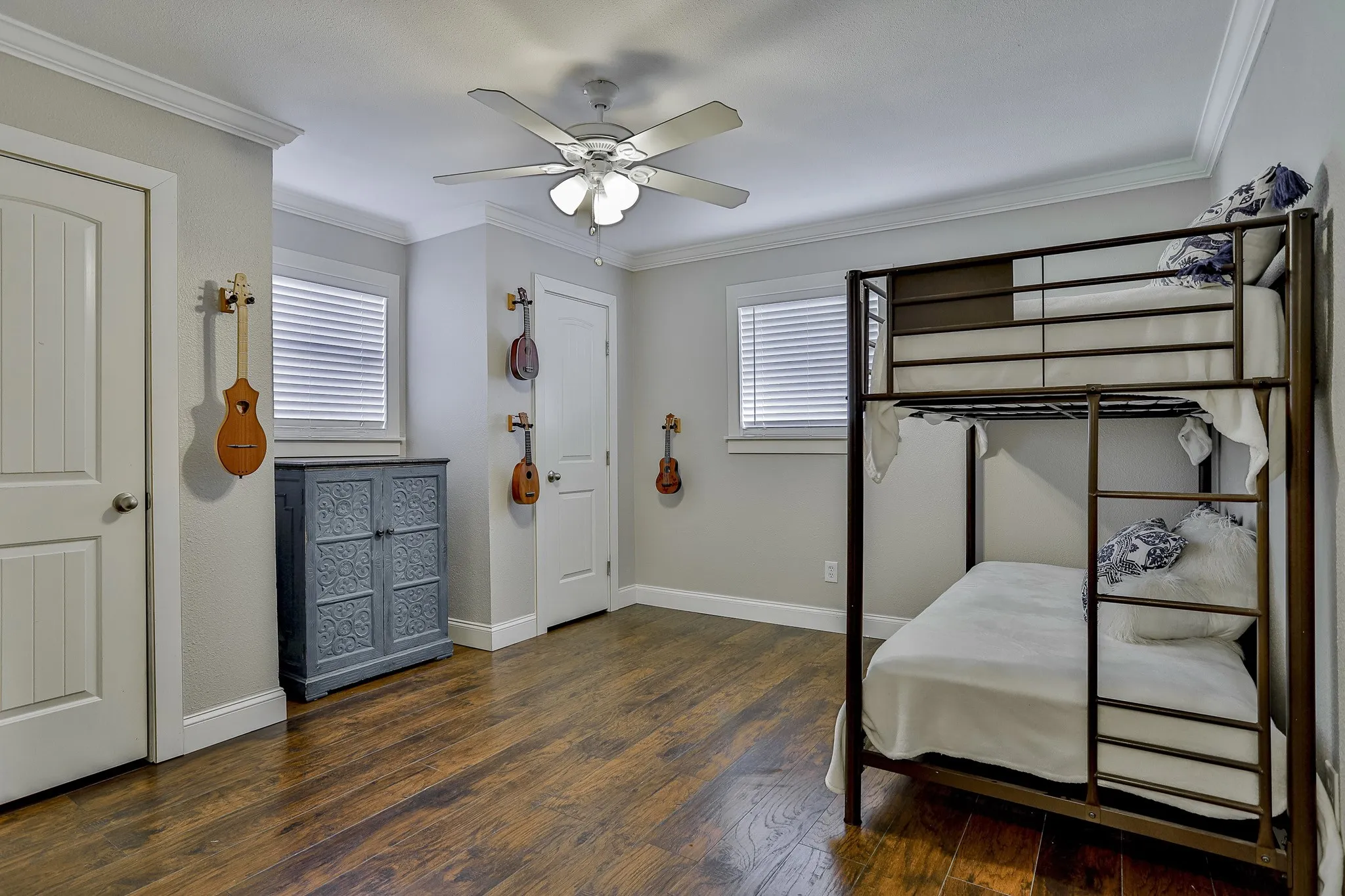 Single Family Residence For Sale in Tarrant County , 7217 Green Meadow Drive, North Richland Hills, Texas 76180, 3 Bedroom, 2 Bathroom, 2 Garage spaces, 1,888 Sqft, built in 1964, mls#21290551, Real Estate Agent in North Richland Hills, Homes For Sale in Tarrant county, Homes For Sale in North Richland Hills, Realtor in North Richland Hills Texas, Real Estate Brokerage Independent Realty Texas, Luminita Cordes Realtor