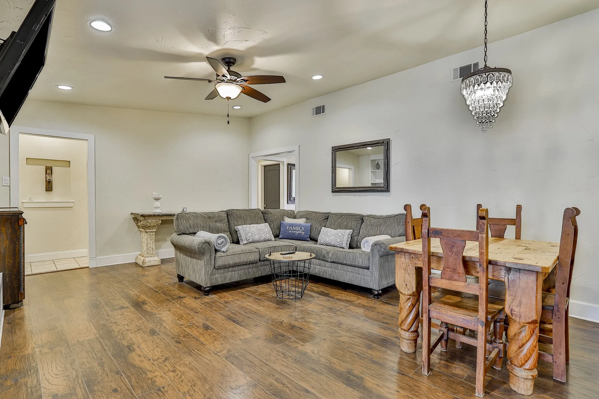 Single Family Residence For Sale in Tarrant County , 7217 Green Meadow Drive, North Richland Hills, Texas 76180, 3 Bedroom, 2 Bathroom, 2 Garage spaces, 1,888 Sqft, built in 1964, mls#21290551, Real Estate Agent in North Richland Hills, Homes For Sale in Tarrant county, Homes For Sale in North Richland Hills, Realtor in North Richland Hills Texas, Real Estate Brokerage Independent Realty Texas, Luminita Cordes Realtor