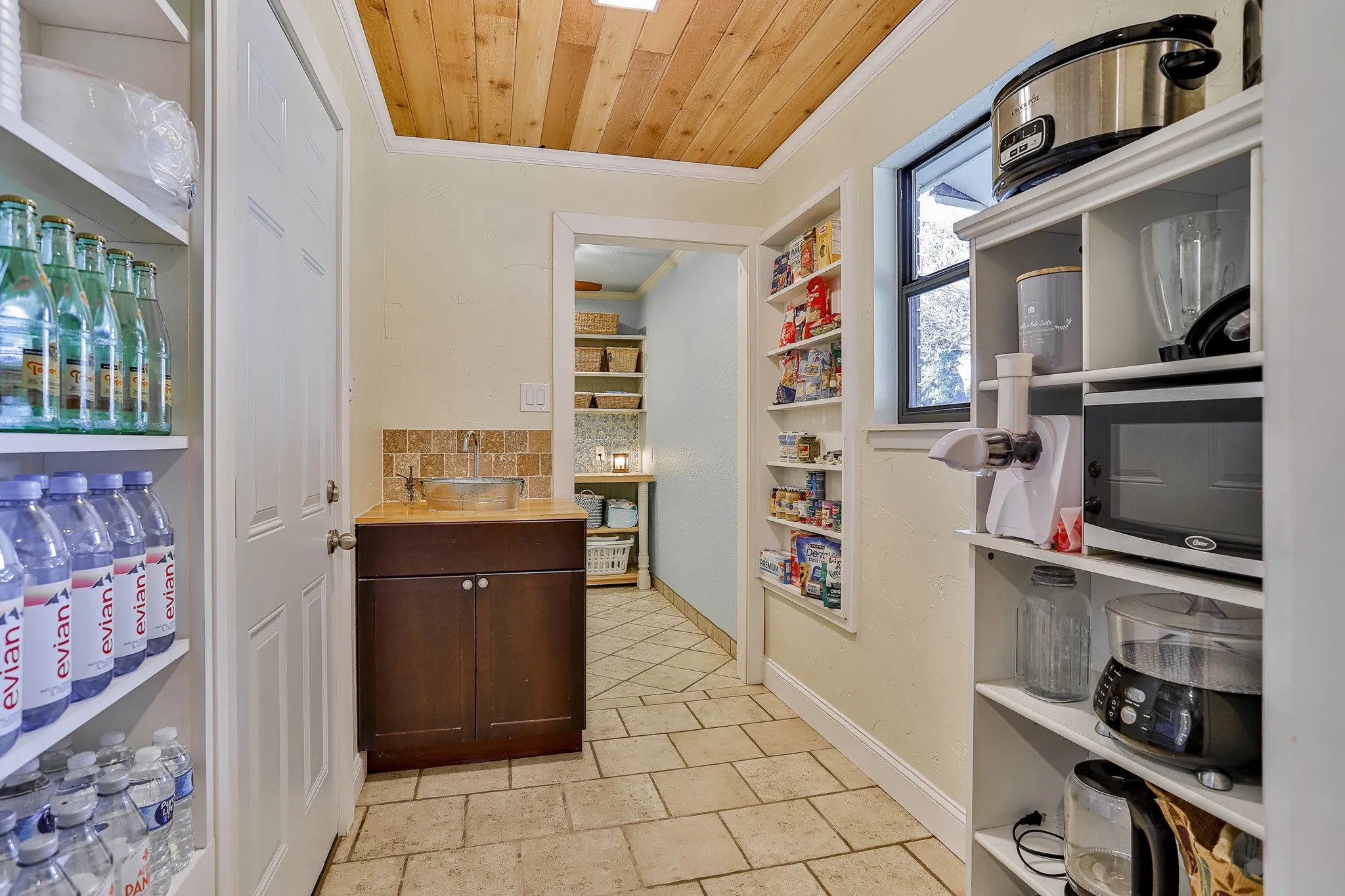 Single Family Residence For Sale in Tarrant County , 7217 Green Meadow Drive, North Richland Hills, Texas 76180, 3 Bedroom, 2 Bathroom, 2 Garage spaces, 1,888 Sqft, built in 1964, mls#21290551, Real Estate Agent in North Richland Hills, Homes For Sale in Tarrant county, Homes For Sale in North Richland Hills, Realtor in North Richland Hills Texas, Real Estate Brokerage Independent Realty Texas, Luminita Cordes Realtor