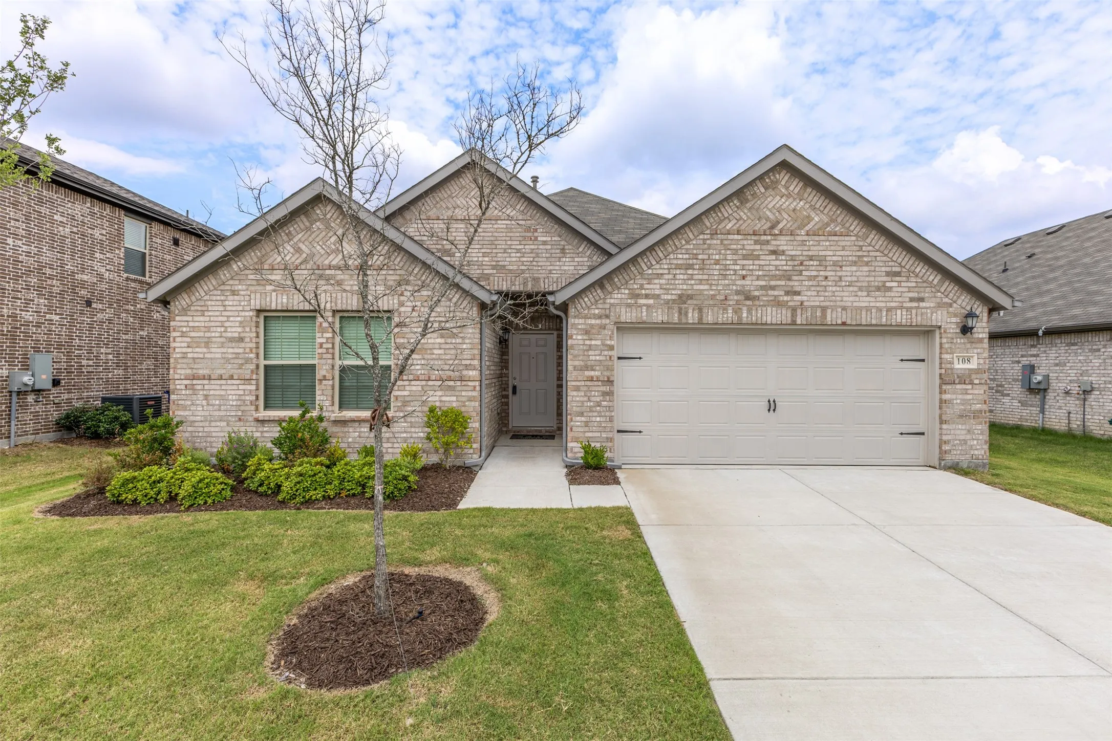 Single Family Residence For Sale in Hunt County , 108 Anson Drive, Royse City, Texas 75189, 4 Bedrooms, 2 Bathrooms, 2 Garage spaces, 2,060 Sqft, built in 2024, Price $362,000, mls#21288946, Real Estate Agent in Royse City, Homes For Sale in Hunt county, Homes For Sale in Royse City, Realtor in Royse City Texas, Real Estate Brokerage Independent Realty Texas, Luminita Cordes Realtor
