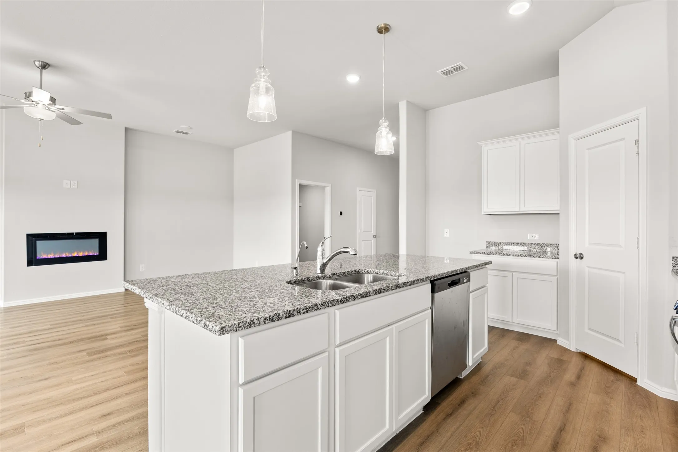 Single Family Residence For Sale in Hunt County , 108 Anson Drive, Royse City, Texas 75189, 4 Bedrooms, 2 Bathrooms, 2 Garage spaces, 2,060 Sqft, built in 2024, Price $362,000, mls#21288946, Real Estate Agent in Royse City, Homes For Sale in Hunt county, Homes For Sale in Royse City, Realtor in Royse City Texas, Real Estate Brokerage Independent Realty Texas, Luminita Cordes Realtor