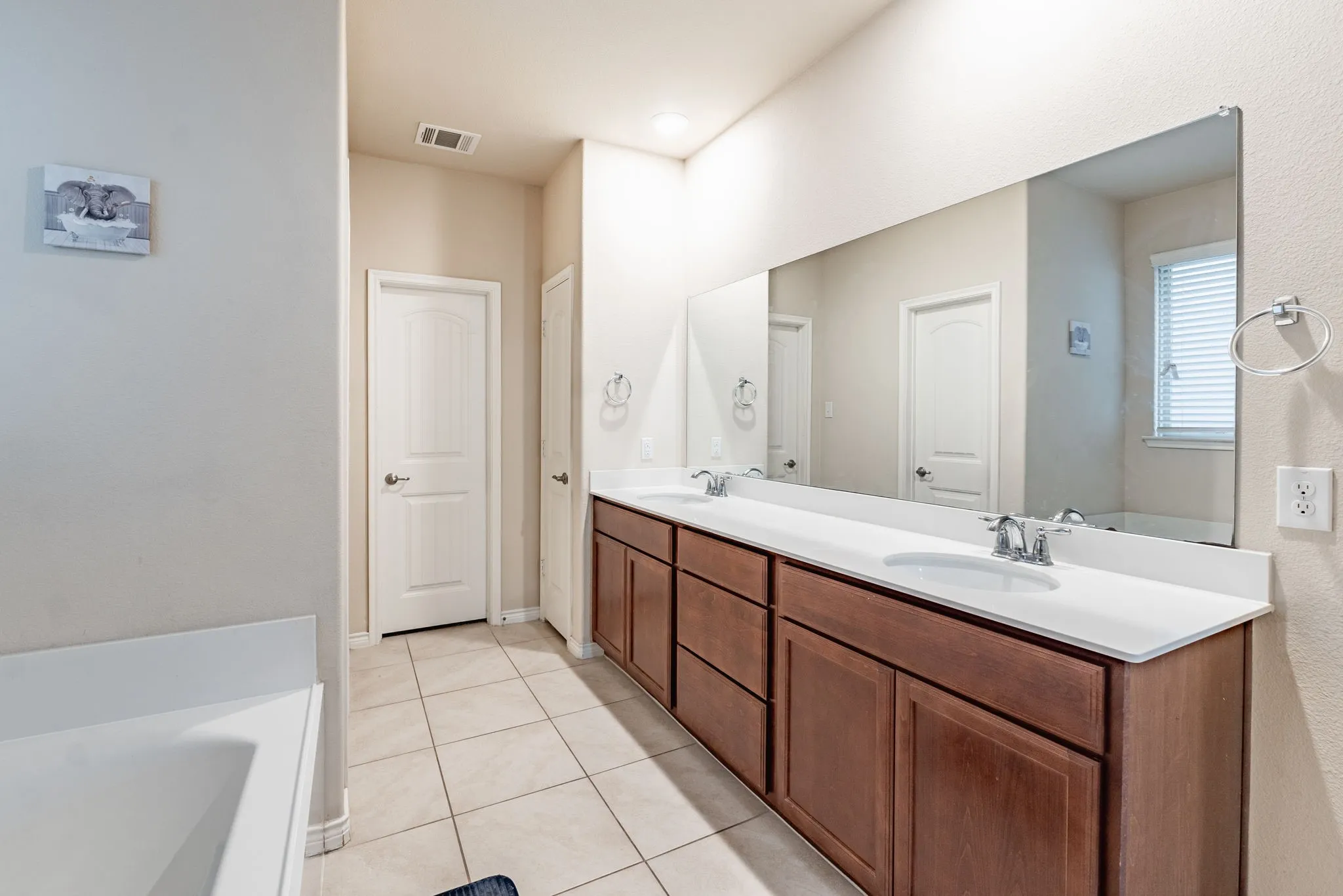 Single Family Residence For Sale in Collin County , 10024 Kemah Place, Mc Kinney, Texas 75071, 4 Bedroom, 3 Bathroom, 2 Garage spaces, 2,477 Sqft, built in 2017, mls#21290197, Real Estate Agent in Mc Kinney, Homes For Sale in Collin county, Homes For Sale in Mc Kinney, Realtor in Mc Kinney Texas, Real Estate Brokerage Independent Realty Texas, Luminita Cordes Realtor