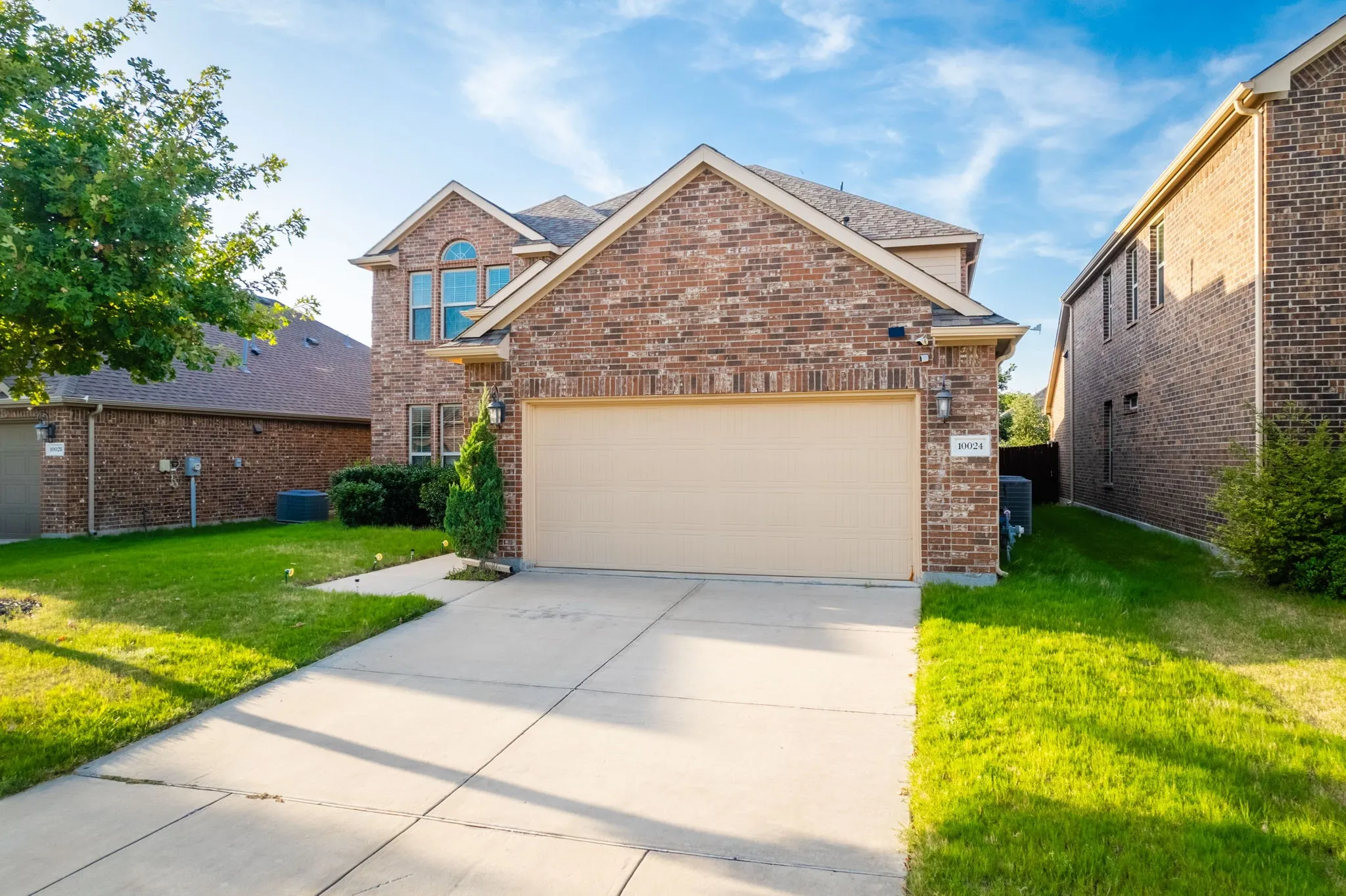 Single Family Residence For Sale in Collin County , 10024 Kemah Place, Mc Kinney, Texas 75071, 4 Bedroom, 3 Bathroom, 2 Garage spaces, 2,477 Sqft, built in 2017, mls#21290197, Real Estate Agent in Mc Kinney, Homes For Sale in Collin county, Homes For Sale in Mc Kinney, Realtor in Mc Kinney Texas, Real Estate Brokerage Independent Realty Texas, Luminita Cordes Realtor