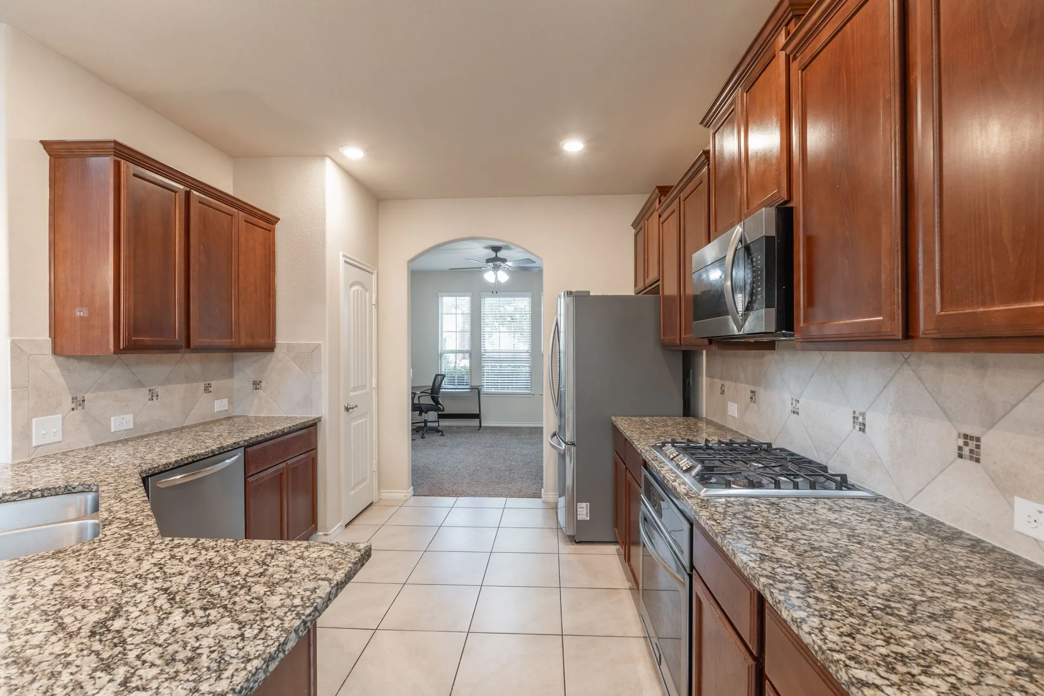 Single Family Residence For Sale in Collin County , 10024 Kemah Place, Mc Kinney, Texas 75071, 4 Bedroom, 3 Bathroom, 2 Garage spaces, 2,477 Sqft, built in 2017, mls#21290197, Real Estate Agent in Mc Kinney, Homes For Sale in Collin county, Homes For Sale in Mc Kinney, Realtor in Mc Kinney Texas, Real Estate Brokerage Independent Realty Texas, Luminita Cordes Realtor