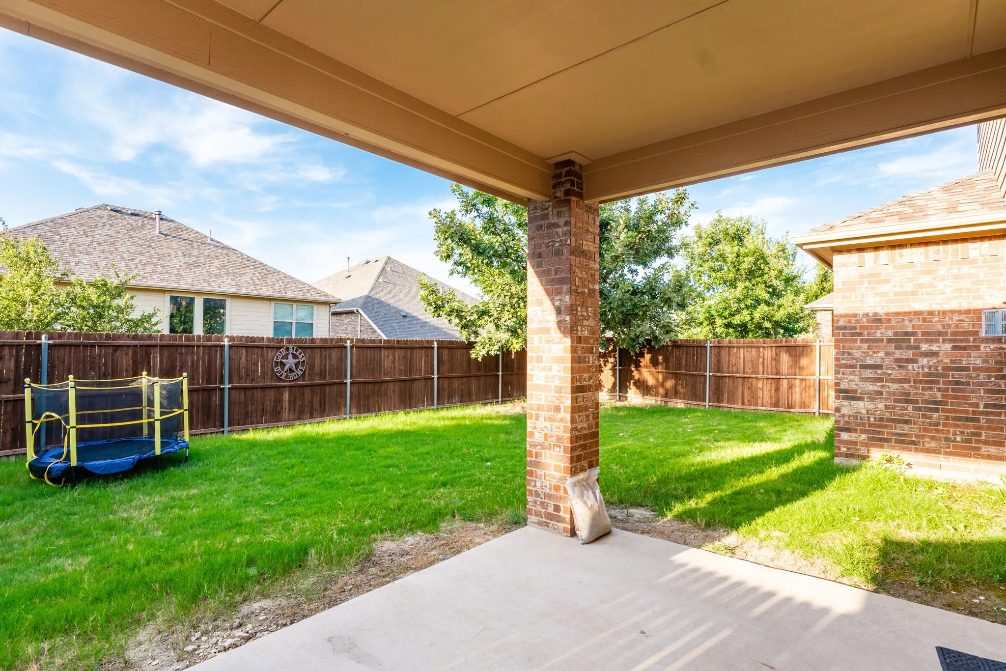 Single Family Residence For Sale in Collin County , 10024 Kemah Place, Mc Kinney, Texas 75071, 4 Bedroom, 3 Bathroom, 2 Garage spaces, 2,477 Sqft, built in 2017, mls#21290197, Real Estate Agent in Mc Kinney, Homes For Sale in Collin county, Homes For Sale in Mc Kinney, Realtor in Mc Kinney Texas, Real Estate Brokerage Independent Realty Texas, Luminita Cordes Realtor