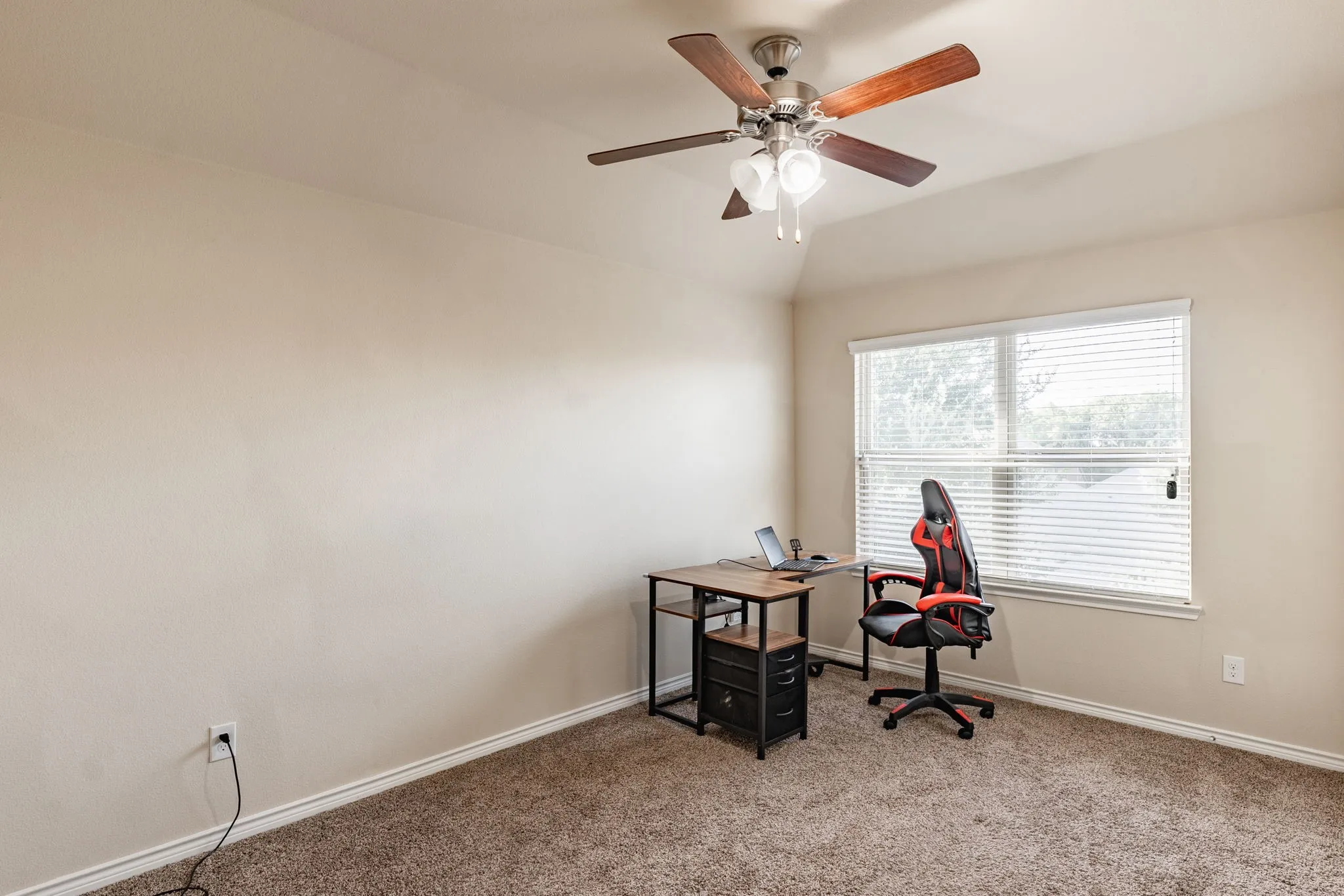 Single Family Residence For Sale in Collin County , 10024 Kemah Place, Mc Kinney, Texas 75071, 4 Bedroom, 3 Bathroom, 2 Garage spaces, 2,477 Sqft, built in 2017, mls#21290197, Real Estate Agent in Mc Kinney, Homes For Sale in Collin county, Homes For Sale in Mc Kinney, Realtor in Mc Kinney Texas, Real Estate Brokerage Independent Realty Texas, Luminita Cordes Realtor