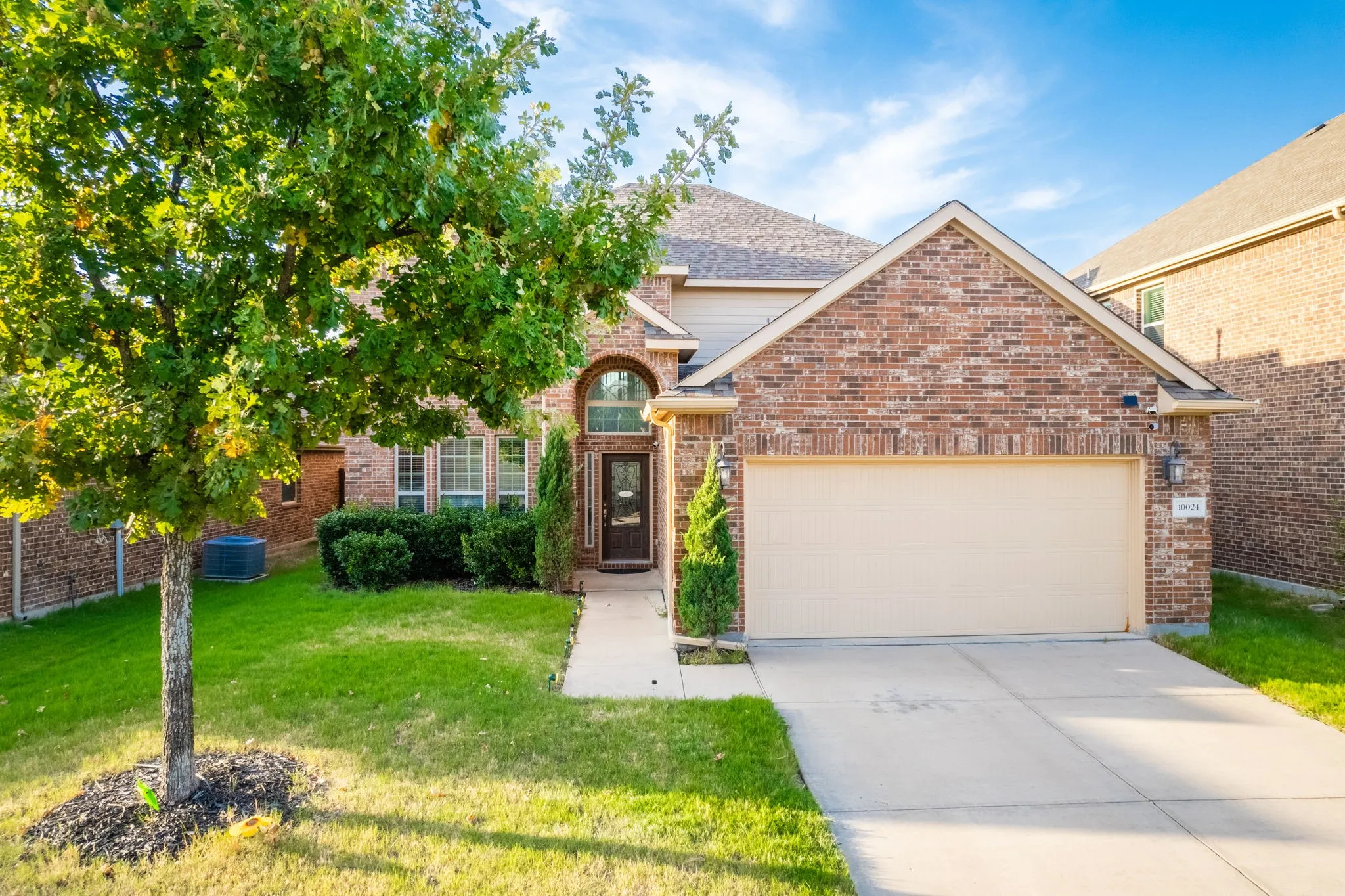 Single Family Residence For Sale in Collin County , 10024 Kemah Place, Mc Kinney, Texas 75071, 4 Bedroom, 3 Bathroom, 2 Garage spaces, 2,477 Sqft, built in 2017, mls#21290197, Real Estate Agent in Mc Kinney, Homes For Sale in Collin county, Homes For Sale in Mc Kinney, Realtor in Mc Kinney Texas, Real Estate Brokerage Independent Realty Texas, Luminita Cordes Realtor