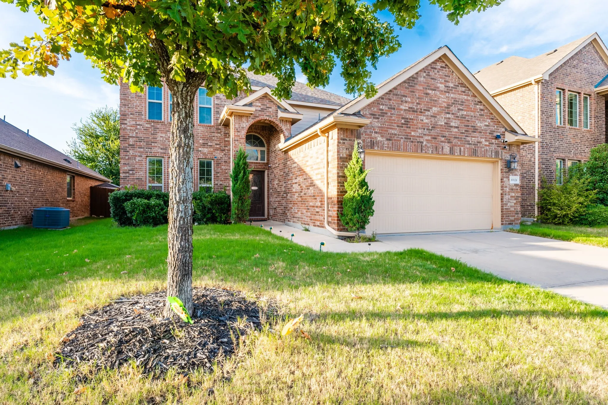 Single Family Residence For Sale in Collin County , 10024 Kemah Place, Mc Kinney, Texas 75071, 4 Bedroom, 3 Bathroom, 2 Garage spaces, 2,477 Sqft, built in 2017, mls#21290197, Real Estate Agent in Mc Kinney, Homes For Sale in Collin county, Homes For Sale in Mc Kinney, Realtor in Mc Kinney Texas, Real Estate Brokerage Independent Realty Texas, Luminita Cordes Realtor