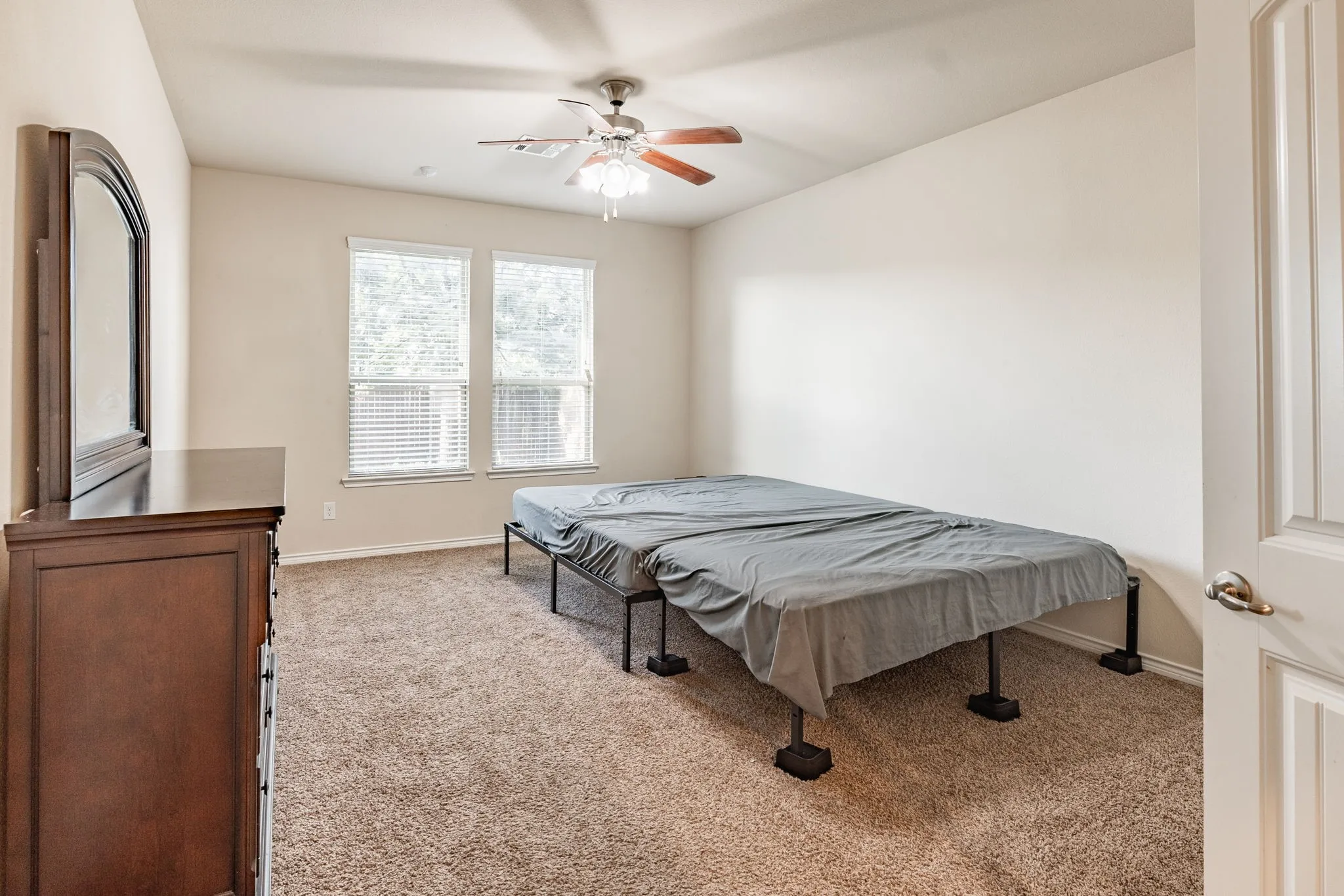 Single Family Residence For Sale in Collin County , 10024 Kemah Place, Mc Kinney, Texas 75071, 4 Bedroom, 3 Bathroom, 2 Garage spaces, 2,477 Sqft, built in 2017, mls#21290197, Real Estate Agent in Mc Kinney, Homes For Sale in Collin county, Homes For Sale in Mc Kinney, Realtor in Mc Kinney Texas, Real Estate Brokerage Independent Realty Texas, Luminita Cordes Realtor