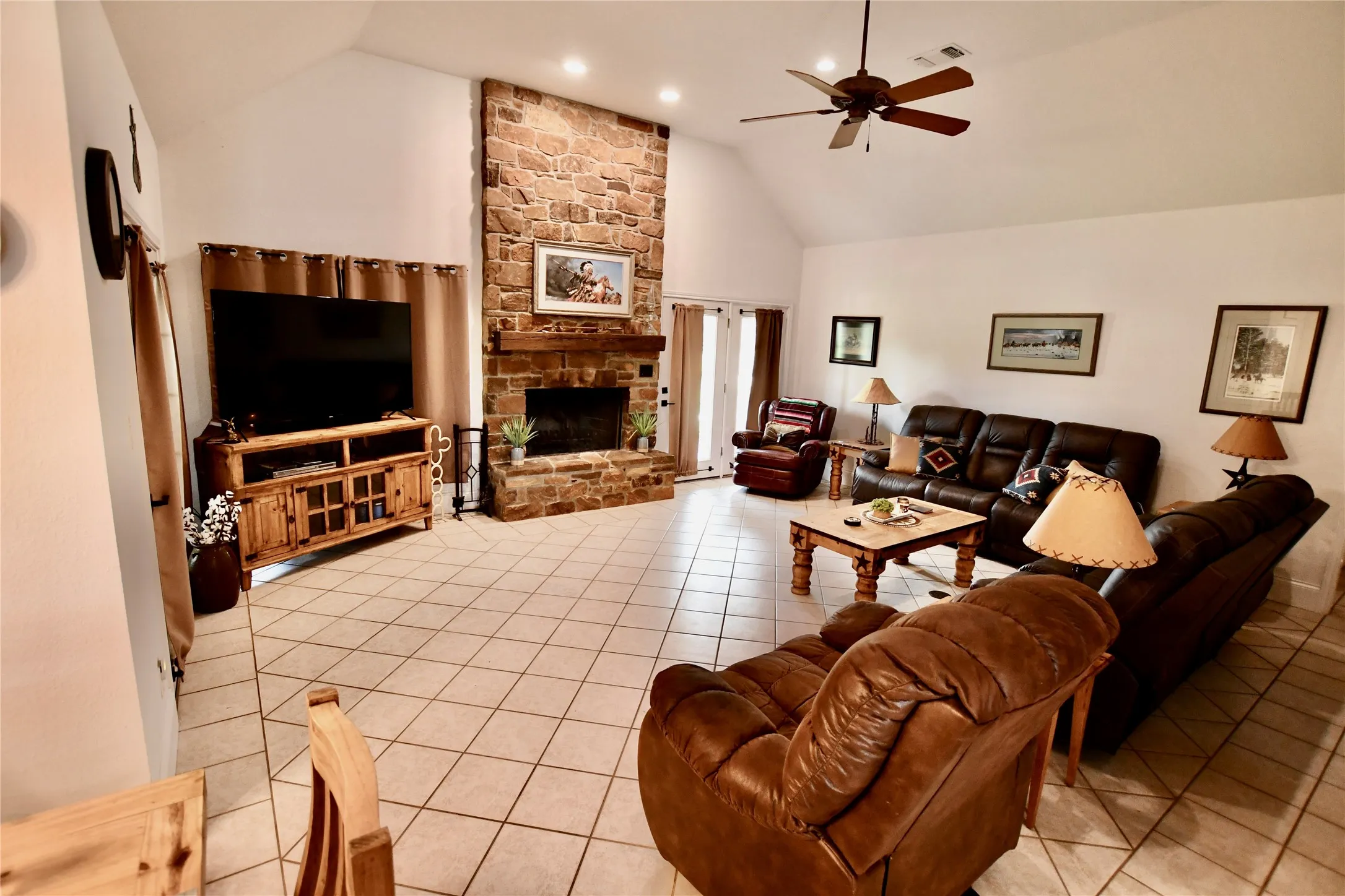 Single Family Residence For Sale in Mills County , 33 Quail Ridge, Goldthwaite, Texas 76844, 4 Bedroom, 3 Bathroom, 2 Garage spaces, 3,085 Sqft, built in 2000, Price $674,900, mls#21290595, Real Estate Agent in Goldthwaite, Homes For Sale in Mills county, Homes For Sale in Goldthwaite, Realtor in Goldthwaite Texas, Real Estate Brokerage Independent Realty Texas, Luminita Cordes Realtor
