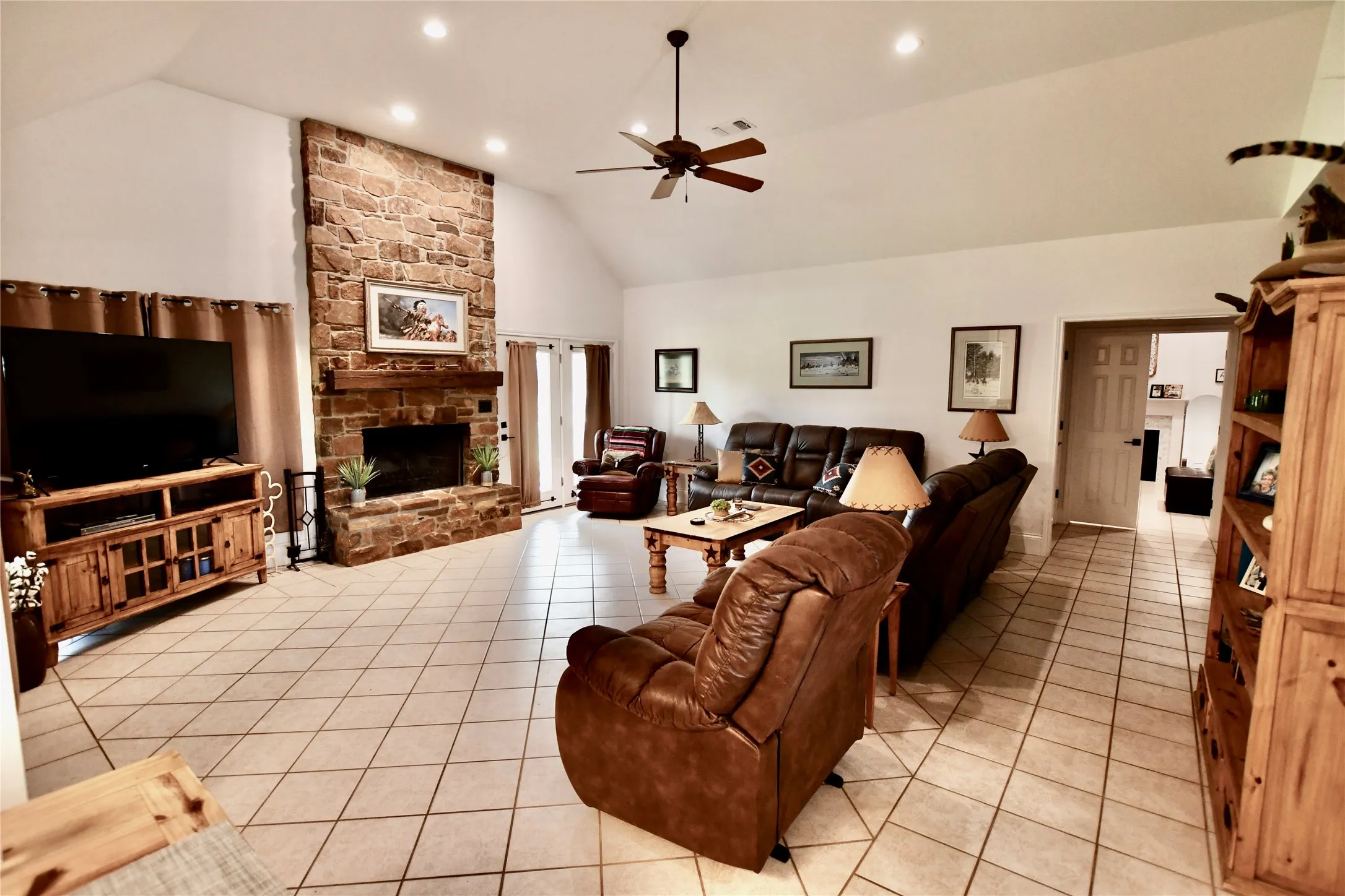 Single Family Residence For Sale in Mills County , 33 Quail Ridge, Goldthwaite, Texas 76844, 4 Bedroom, 3 Bathroom, 2 Garage spaces, 3,085 Sqft, built in 2000, Price $674,900, mls#21290595, Real Estate Agent in Goldthwaite, Homes For Sale in Mills county, Homes For Sale in Goldthwaite, Realtor in Goldthwaite Texas, Real Estate Brokerage Independent Realty Texas, Luminita Cordes Realtor