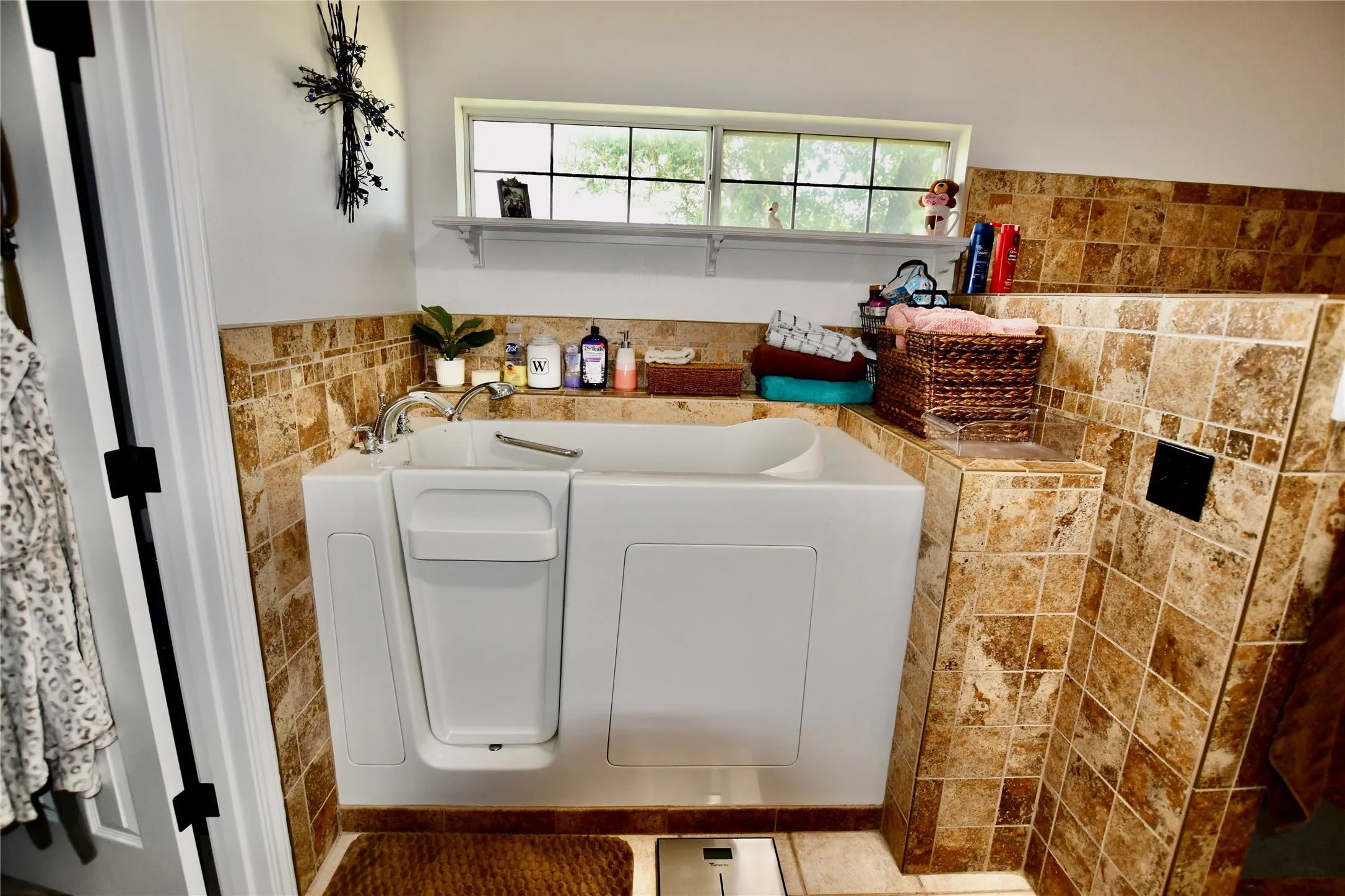 Single Family Residence For Sale in Mills County , 33 Quail Ridge, Goldthwaite, Texas 76844, 4 Bedroom, 3 Bathroom, 2 Garage spaces, 3,085 Sqft, built in 2000, Price $674,900, mls#21290595, Real Estate Agent in Goldthwaite, Homes For Sale in Mills county, Homes For Sale in Goldthwaite, Realtor in Goldthwaite Texas, Real Estate Brokerage Independent Realty Texas, Luminita Cordes Realtor