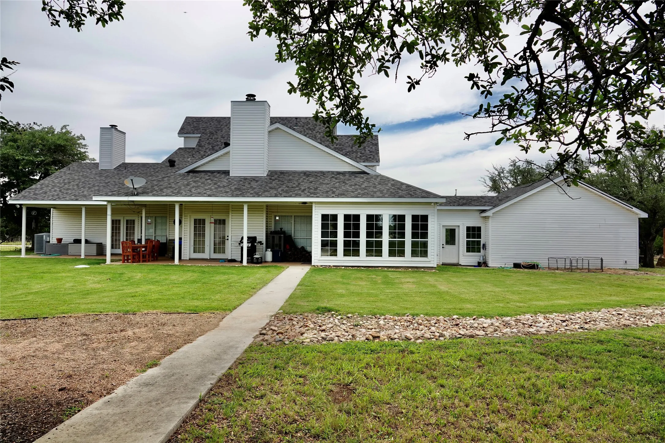Single Family Residence For Sale in Mills County , 33 Quail Ridge, Goldthwaite, Texas 76844, 4 Bedroom, 3 Bathroom, 2 Garage spaces, 3,085 Sqft, built in 2000, Price $674,900, mls#21290595, Real Estate Agent in Goldthwaite, Homes For Sale in Mills county, Homes For Sale in Goldthwaite, Realtor in Goldthwaite Texas, Real Estate Brokerage Independent Realty Texas, Luminita Cordes Realtor