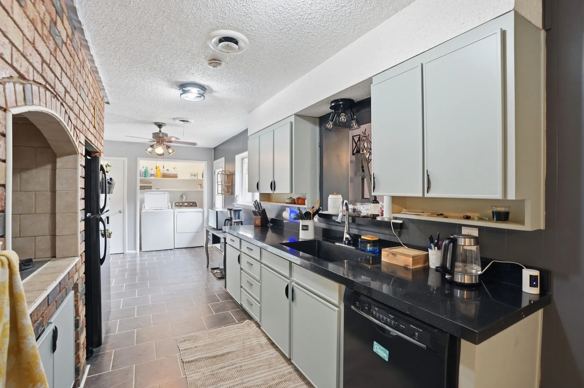 Single Family Residence For Sale in Tarrant County , 6801 Yolanda Drive, Fort Worth, Texas 76112, 3 Bedroom, 2 Bathroom, 2 Garage spaces, 1,753 Sqft, built in 1966, mls#21290612, Real Estate Agent in Fort Worth, Homes For Sale in Tarrant county, Homes For Sale in Fort Worth, Realtor in Fort Worth Texas, Real Estate Brokerage Independent Realty Texas, Luminita Cordes Realtor