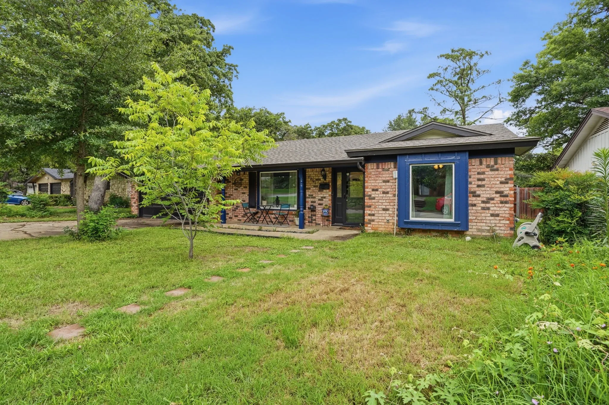 Single Family Residence For Sale in Tarrant County , 6801 Yolanda Drive, Fort Worth, Texas 76112, 3 Bedroom, 2 Bathroom, 2 Garage spaces, 1,753 Sqft, built in 1966, mls#21290612, Real Estate Agent in Fort Worth, Homes For Sale in Tarrant county, Homes For Sale in Fort Worth, Realtor in Fort Worth Texas, Real Estate Brokerage Independent Realty Texas, Luminita Cordes Realtor