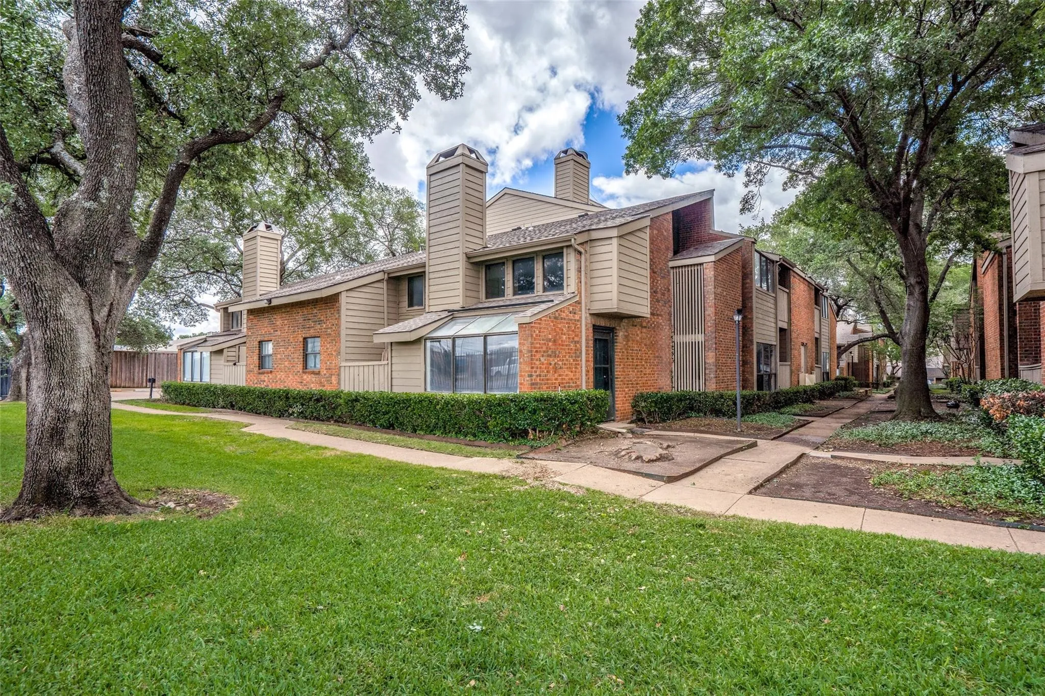 Condominium For Rent in Dallas County , 9254 Forest Lane 616, Dallas, Texas 75243, 1 Bedroom, 1 Bathroom, Garage spaces, 748 Sqft, built in 1982, mls#21290625, Real Estate Agent in Dallas, Homes For Rent in Dallas county, Homes For Rent in Dallas, Realtor in Dallas Texas, Real Estate Brokerage Independent Realty Texas, Luminita Cordes Realtor