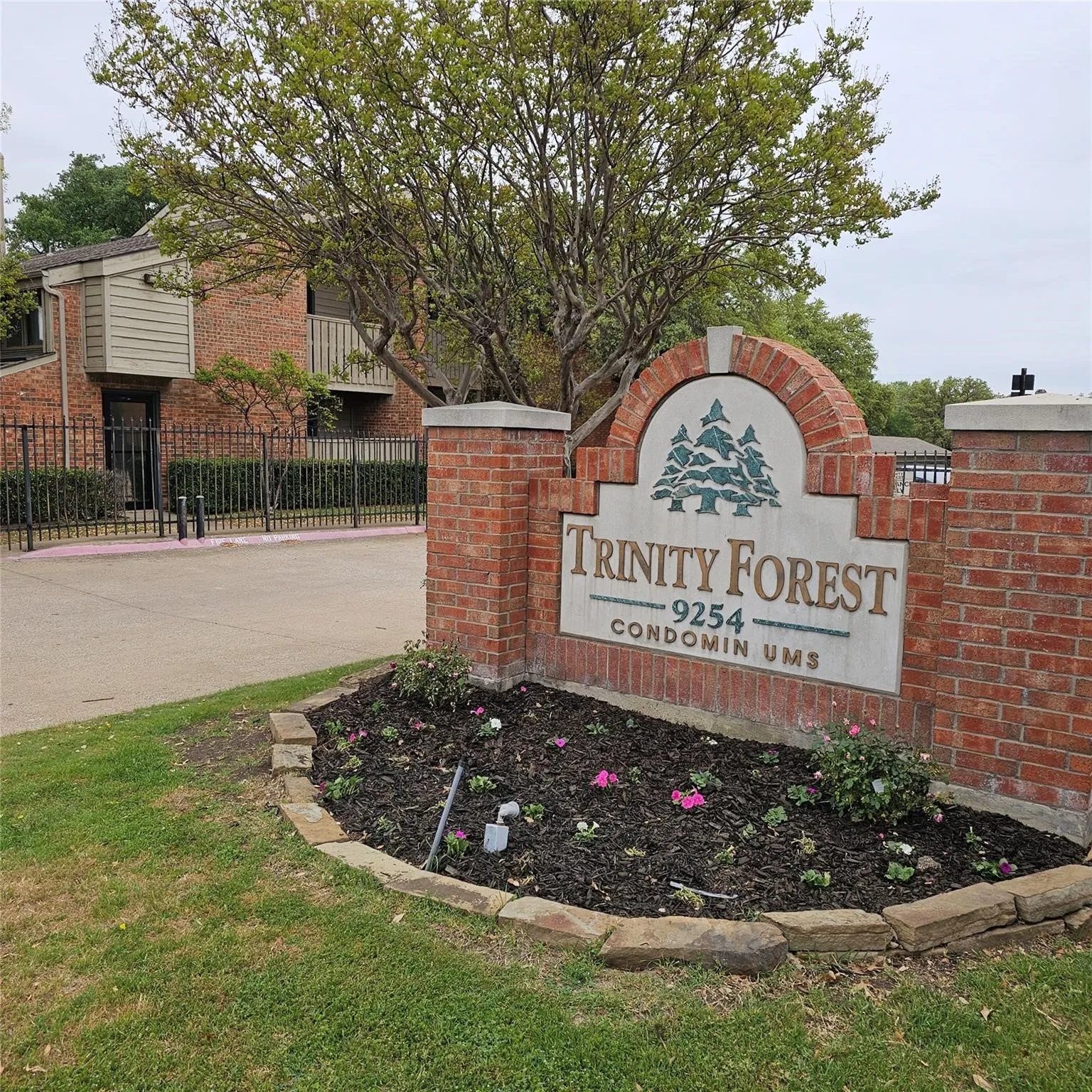 Condominium For Rent in Dallas County , 9254 Forest Lane 616, Dallas, Texas 75243, 1 Bedroom, 1 Bathroom, Garage spaces, 748 Sqft, built in 1982, mls#21290625, Real Estate Agent in Dallas, Homes For Rent in Dallas county, Homes For Rent in Dallas, Realtor in Dallas Texas, Real Estate Brokerage Independent Realty Texas, Luminita Cordes Realtor