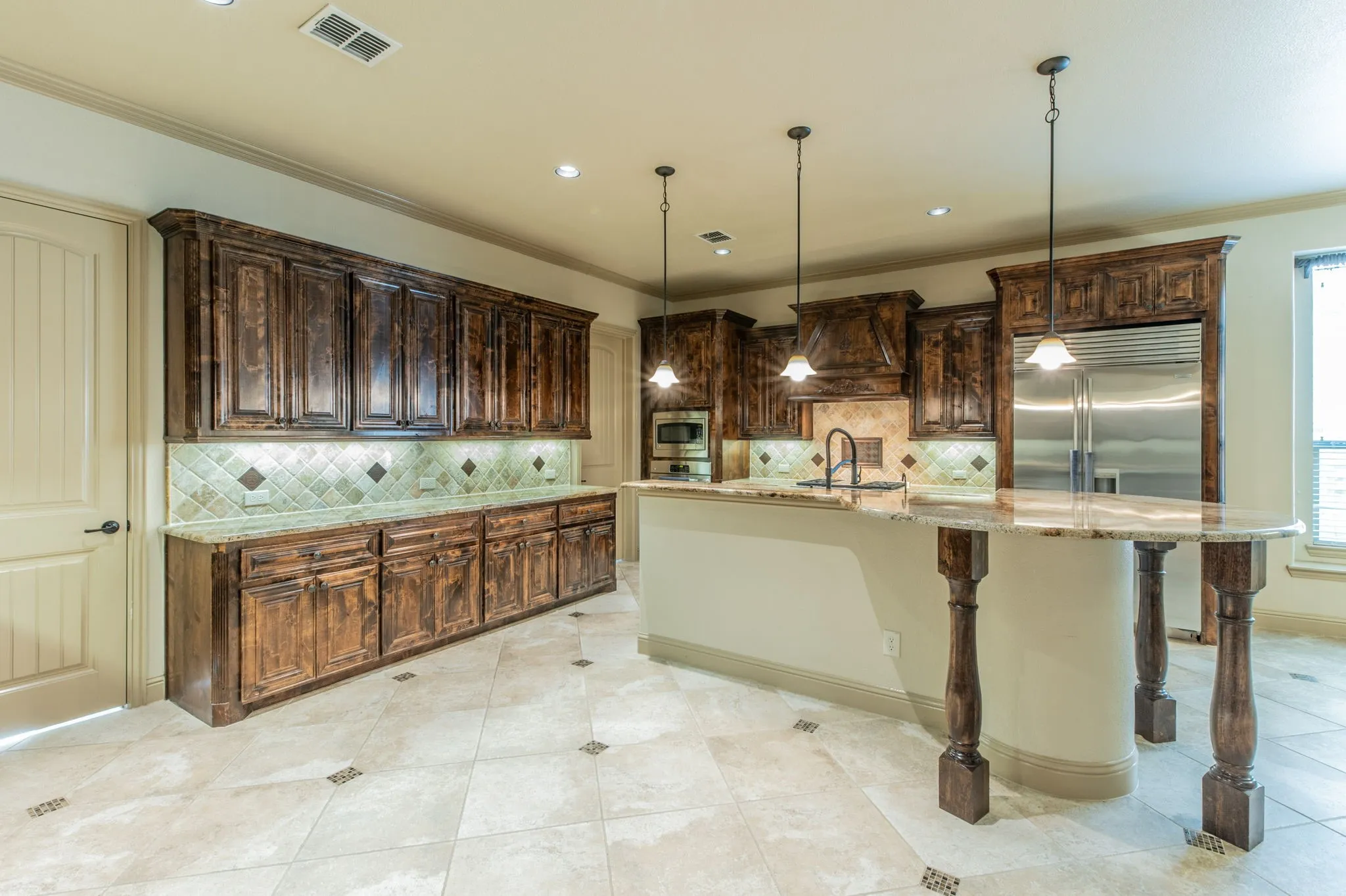 Single Family Residence For Rent in Denton County , 7565 Rawlins Lane, Frisco, Texas 75036, 5 Bedroom, 5 Bathroom, 3 Garage spaces, 4,801 Sqft, built in 2010, mls#21290628, Real Estate Agent in Frisco, Homes For Rent in Denton county, Homes For Rent in Frisco, Realtor in Frisco Texas, Real Estate Brokerage Independent Realty Texas, Luminita Cordes Realtor