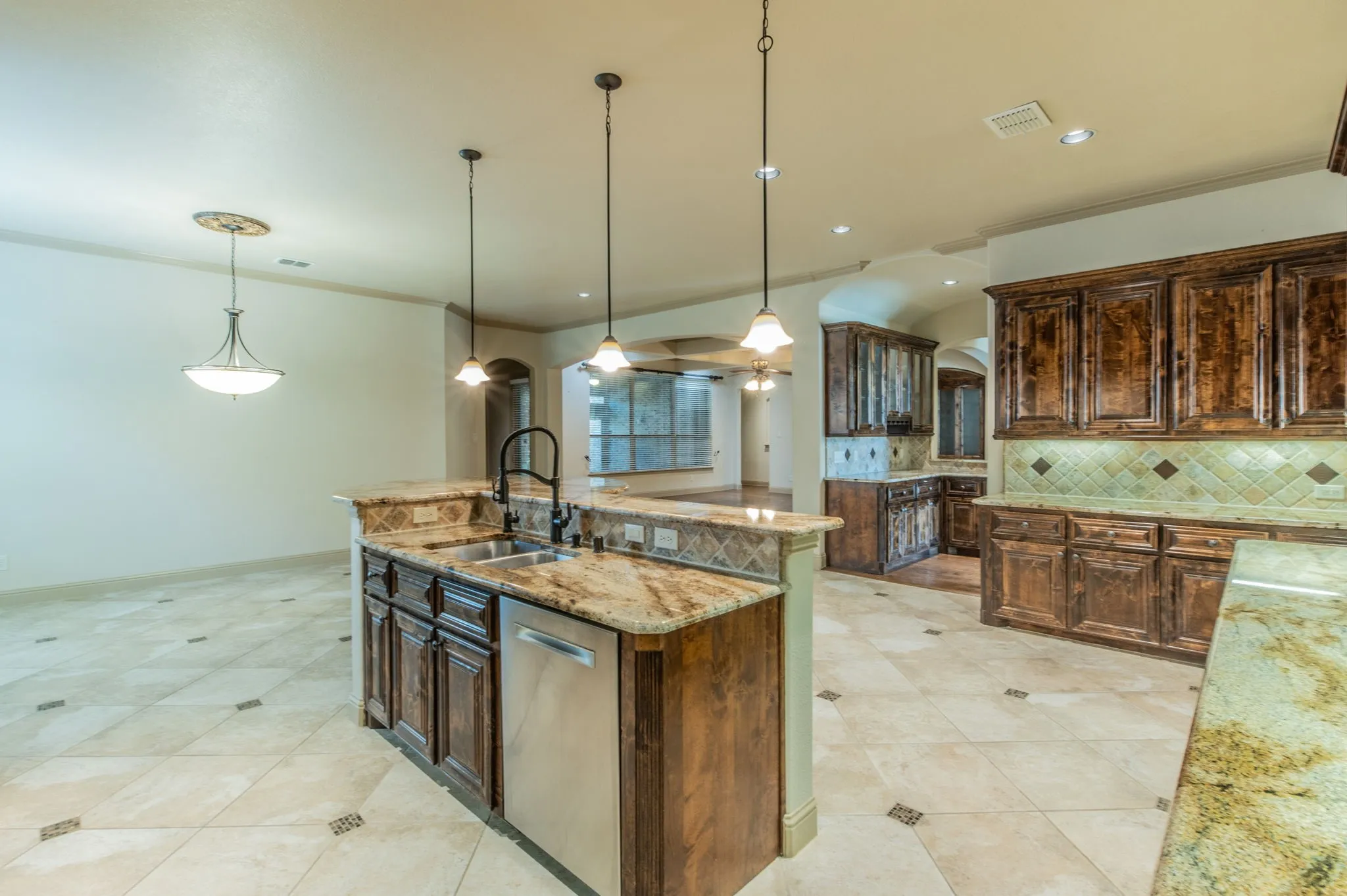 Single Family Residence For Rent in Denton County , 7565 Rawlins Lane, Frisco, Texas 75036, 5 Bedroom, 5 Bathroom, 3 Garage spaces, 4,801 Sqft, built in 2010, mls#21290628, Real Estate Agent in Frisco, Homes For Rent in Denton county, Homes For Rent in Frisco, Realtor in Frisco Texas, Real Estate Brokerage Independent Realty Texas, Luminita Cordes Realtor