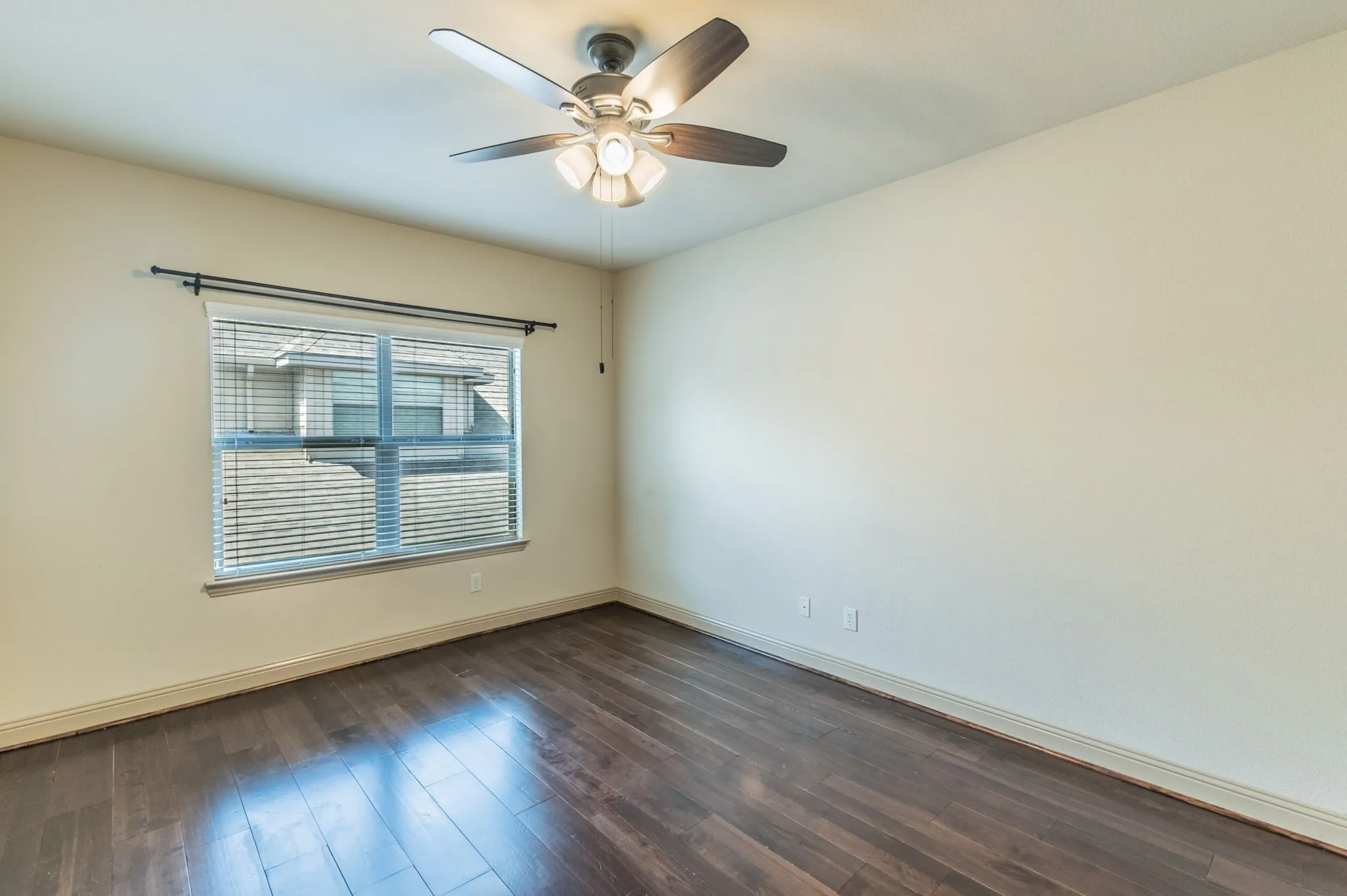 Single Family Residence For Rent in Denton County , 7565 Rawlins Lane, Frisco, Texas 75036, 5 Bedroom, 5 Bathroom, 3 Garage spaces, 4,801 Sqft, built in 2010, mls#21290628, Real Estate Agent in Frisco, Homes For Rent in Denton county, Homes For Rent in Frisco, Realtor in Frisco Texas, Real Estate Brokerage Independent Realty Texas, Luminita Cordes Realtor