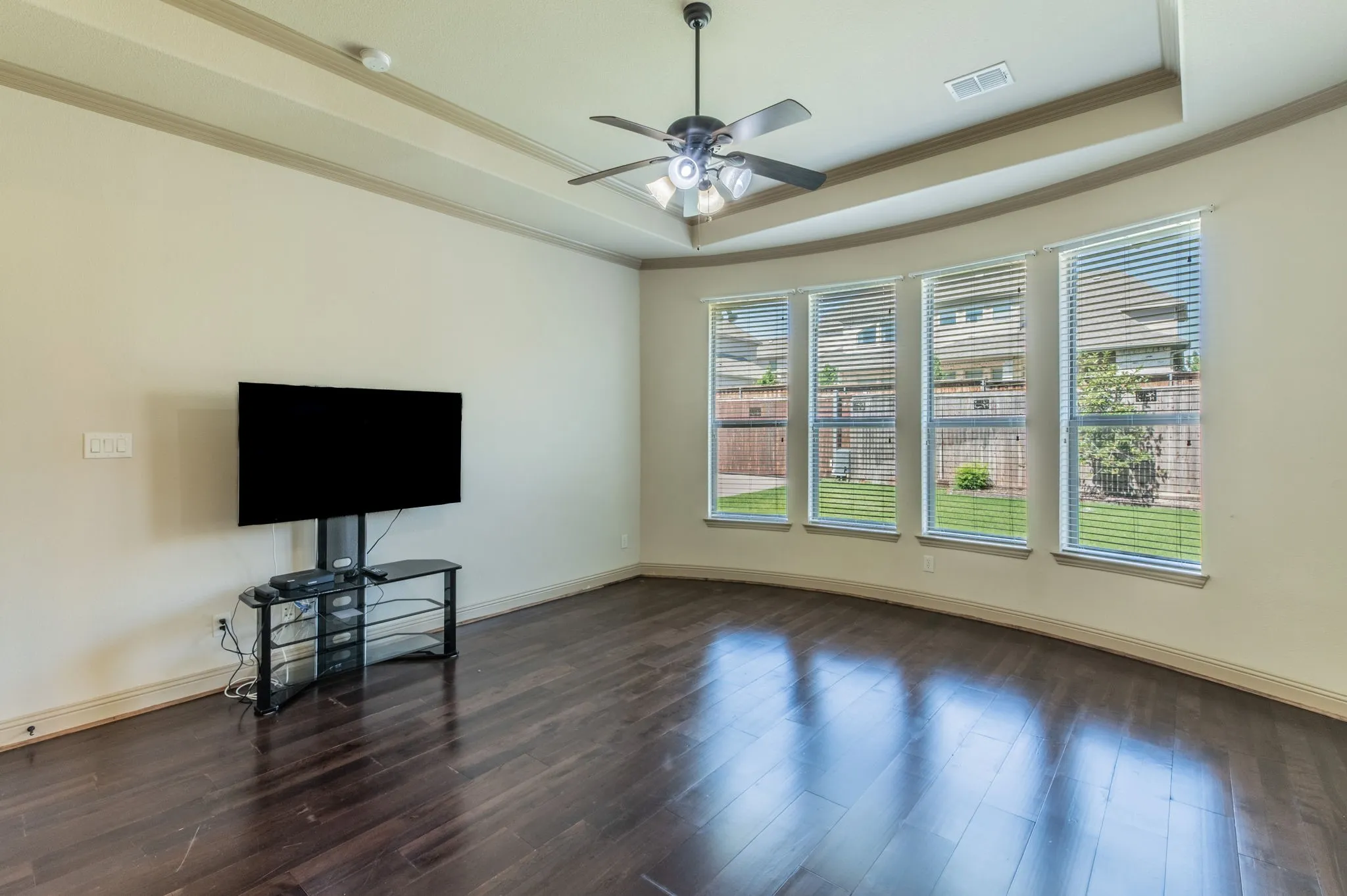 Single Family Residence For Rent in Denton County , 7565 Rawlins Lane, Frisco, Texas 75036, 5 Bedroom, 5 Bathroom, 3 Garage spaces, 4,801 Sqft, built in 2010, mls#21290628, Real Estate Agent in Frisco, Homes For Rent in Denton county, Homes For Rent in Frisco, Realtor in Frisco Texas, Real Estate Brokerage Independent Realty Texas, Luminita Cordes Realtor